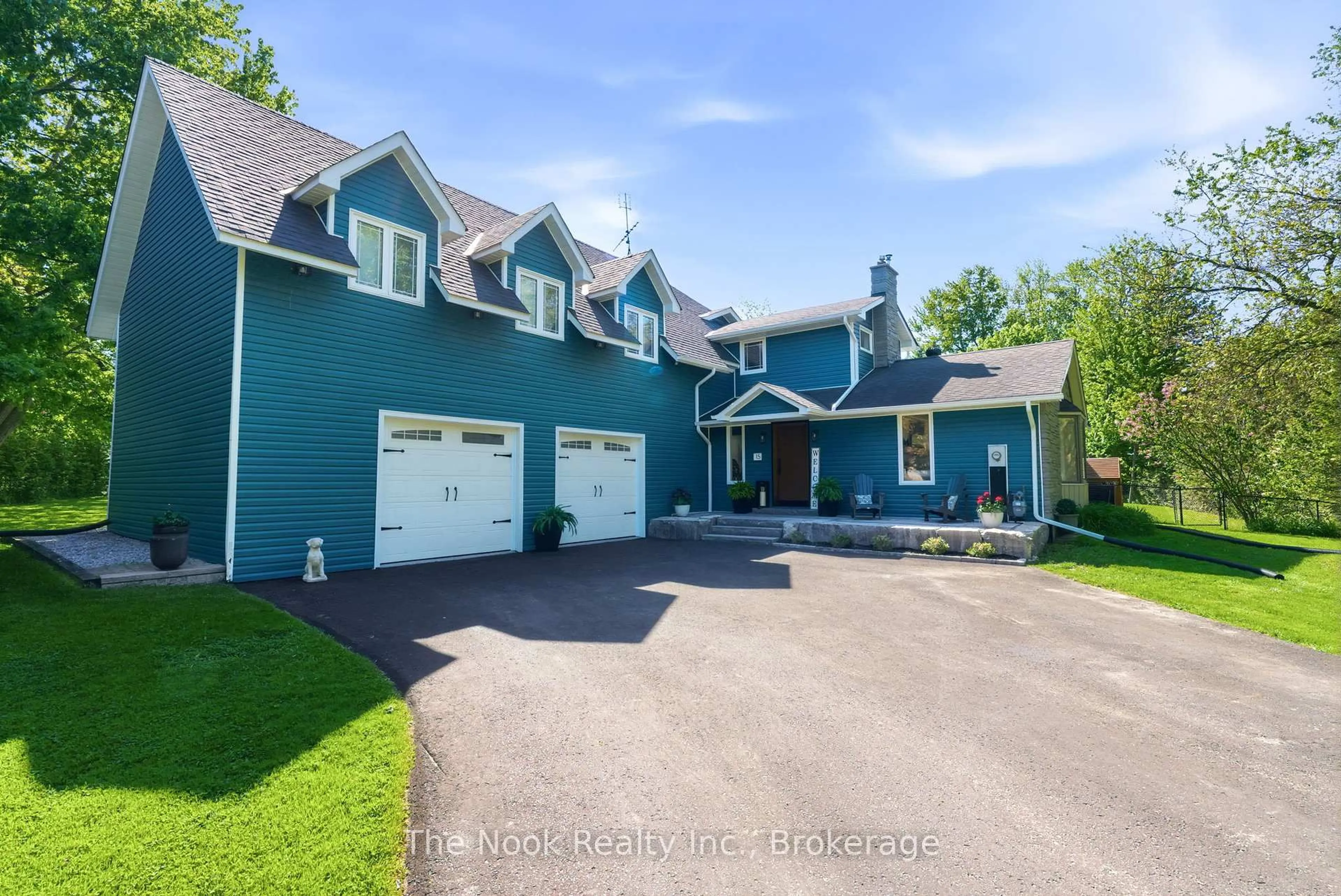 A pic from outside/outdoor area/front of a property/back of a property/a pic from drone, unknown for 15 Hillside Dr, Clarington Ontario L0B 1J0