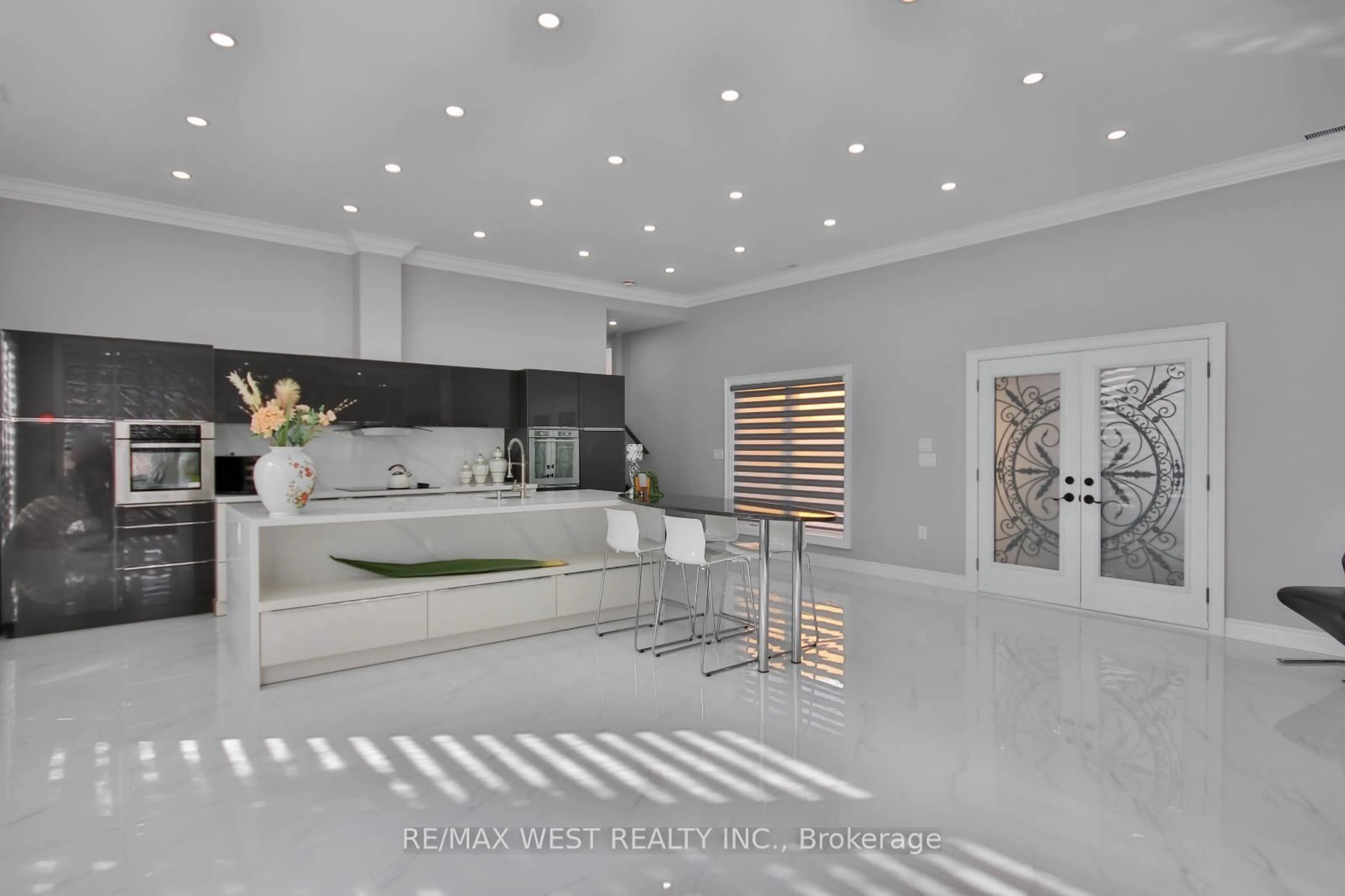 Contemporary kitchen, ceramic/tile floor for 493 Townline Rd, Clarington Ontario L1E 2J4