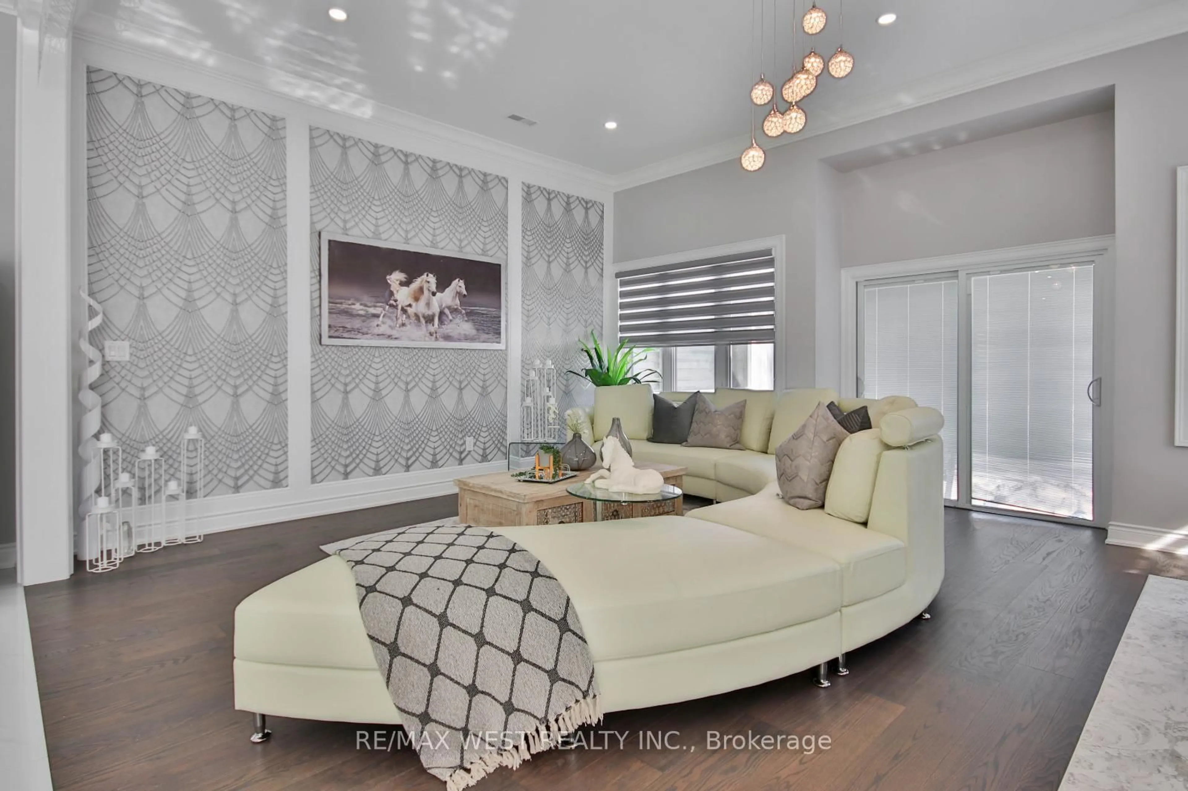 Living room with furniture, unknown for 493 Townline Rd, Clarington Ontario L1E 2J4