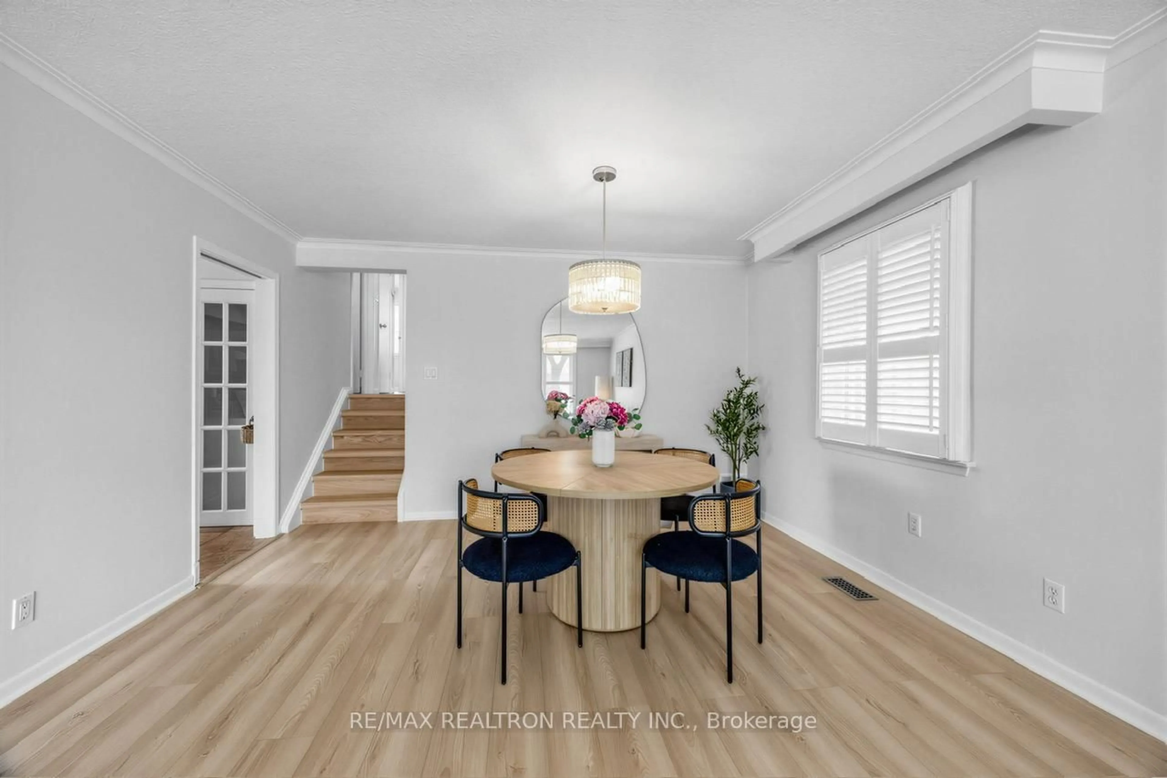 Dining room, wood/laminate floor for 34 Marilake Dr, Toronto Ontario M1S 1V7