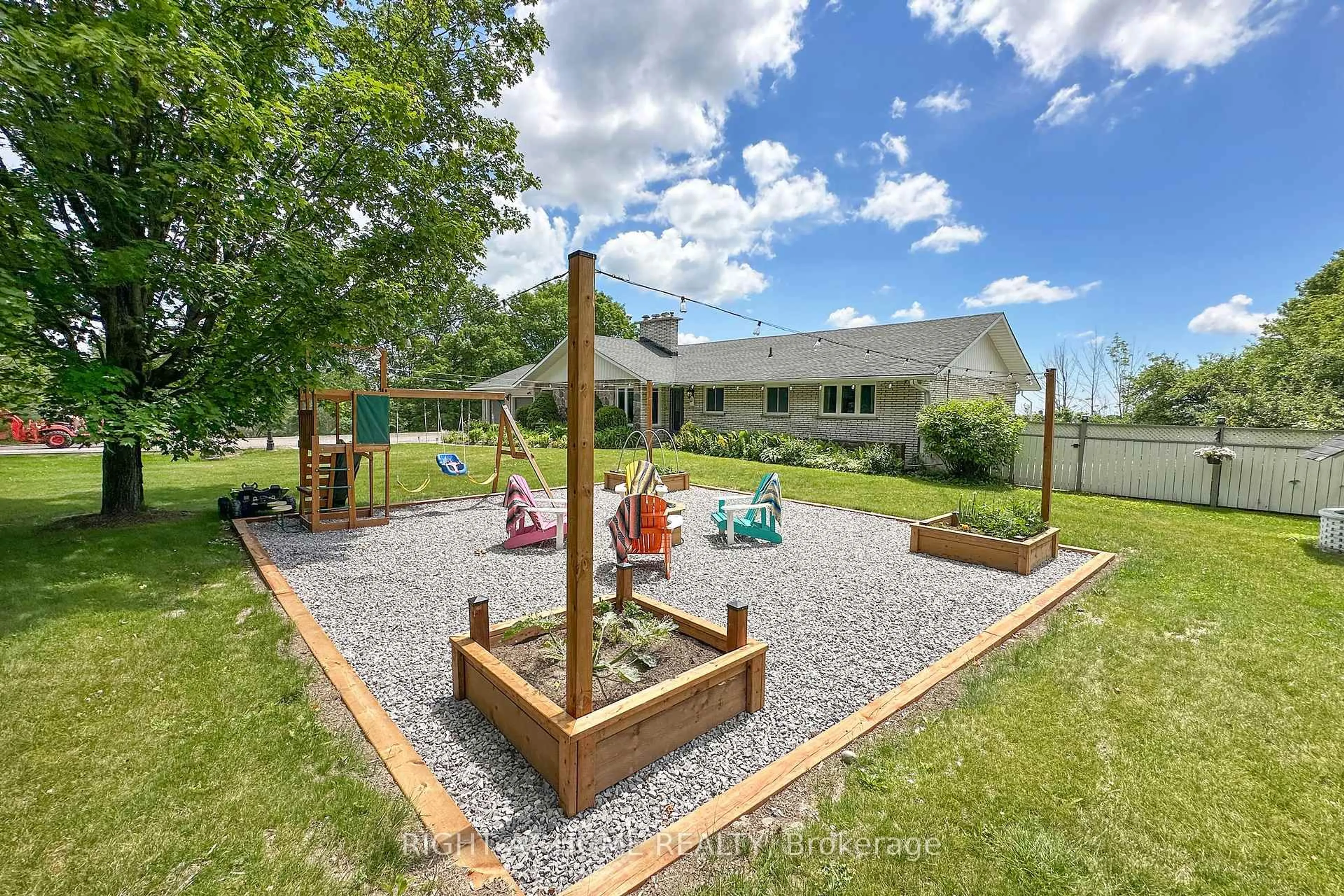 Patio, unknown for 3710 Skelding Rd, Clarington Ontario L0B 1M0