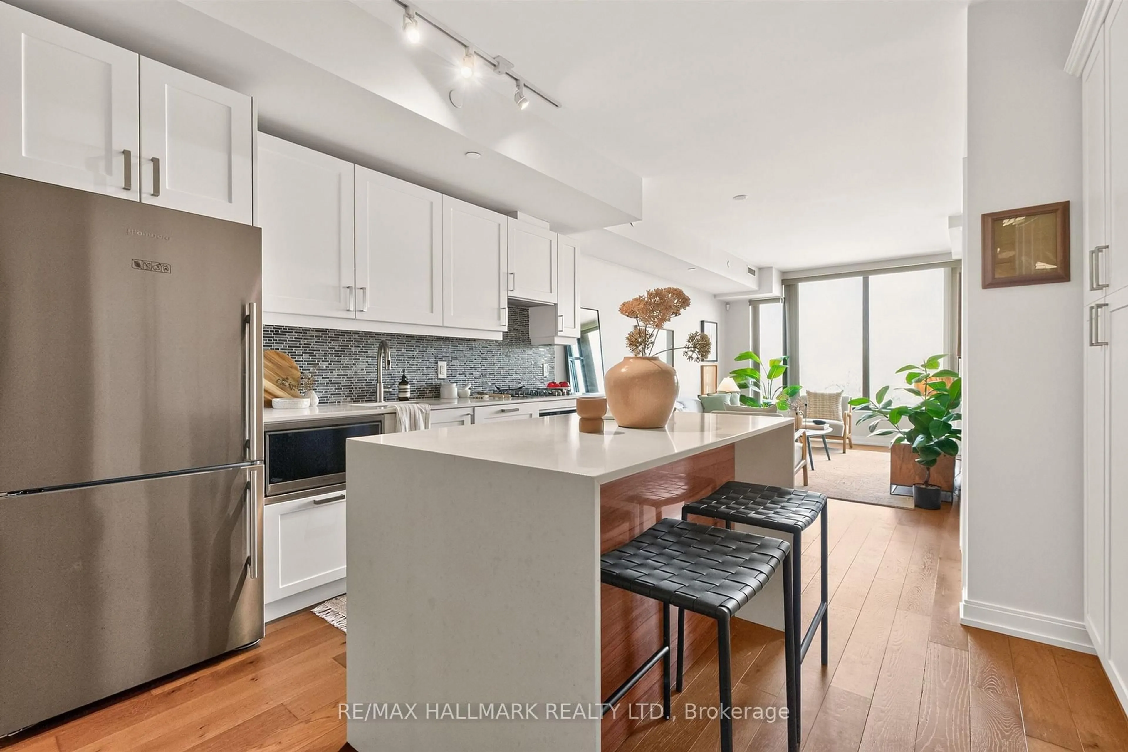 Open concept kitchen, unknown for 1100 Kingston Rd #506, Toronto Ontario M1N 0B3