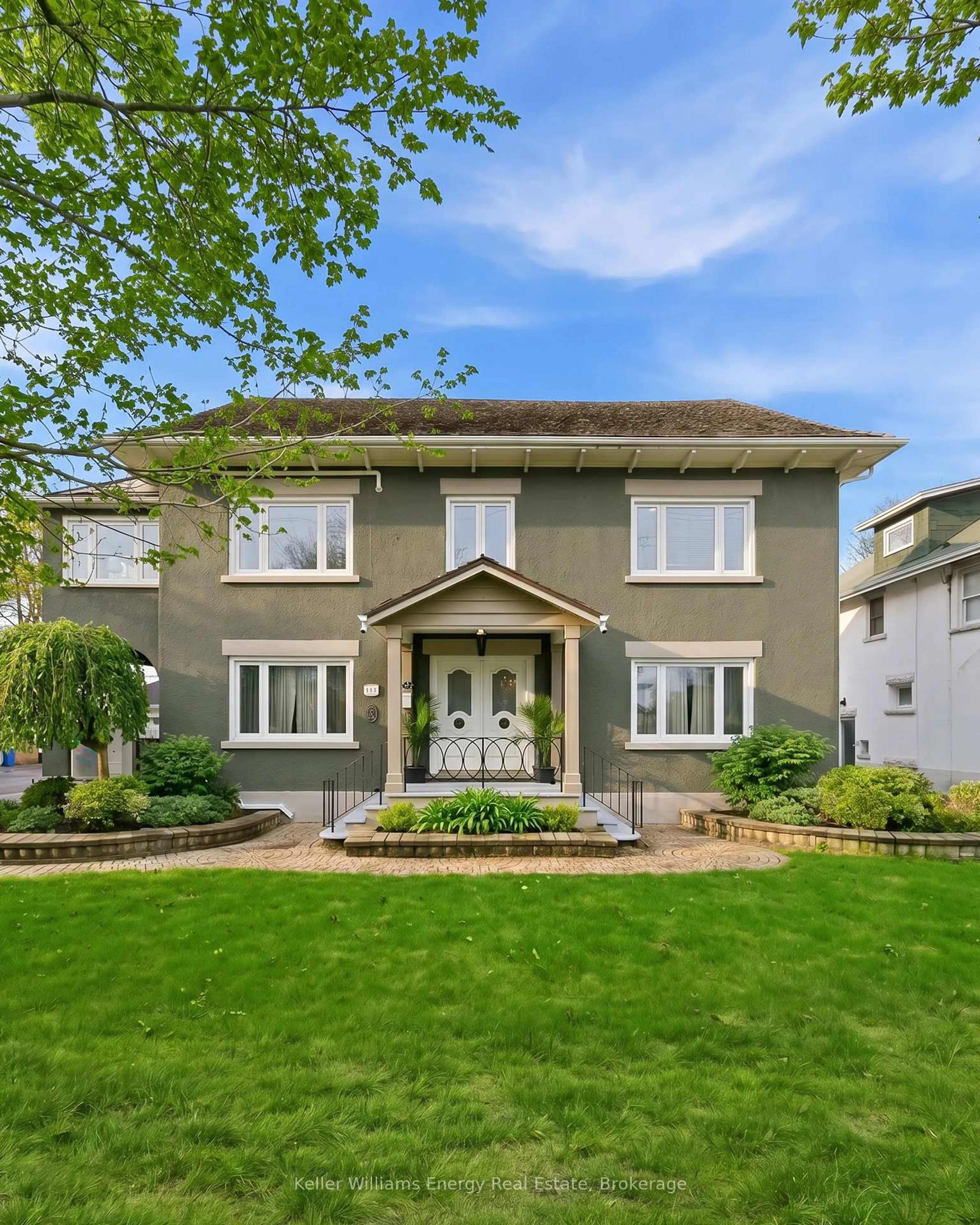 Home with brick exterior material, street for 452 Simcoe St, Oshawa Ontario L1G 4T6