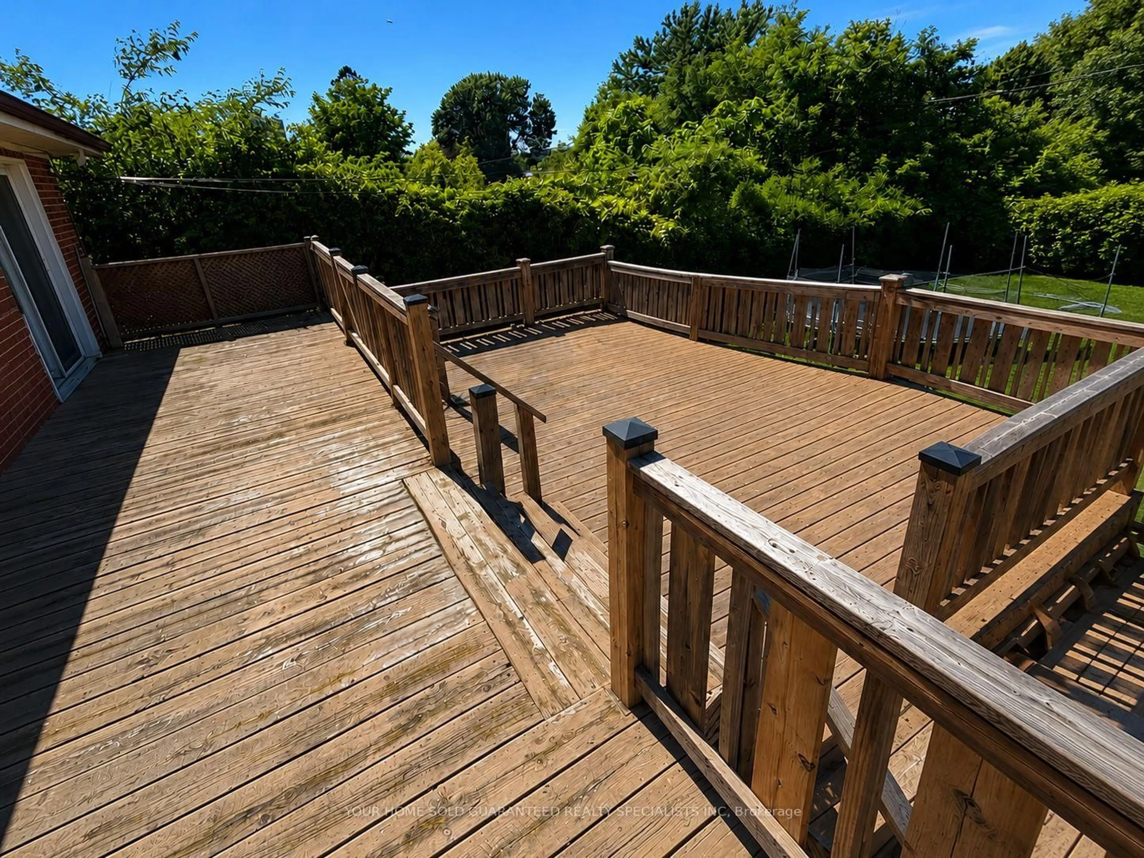 A pic from outside/outdoor area/front of a property/back of a property/a pic from drone, unknown for 34 Zenith Dr, Toronto Ontario M1K 1K4