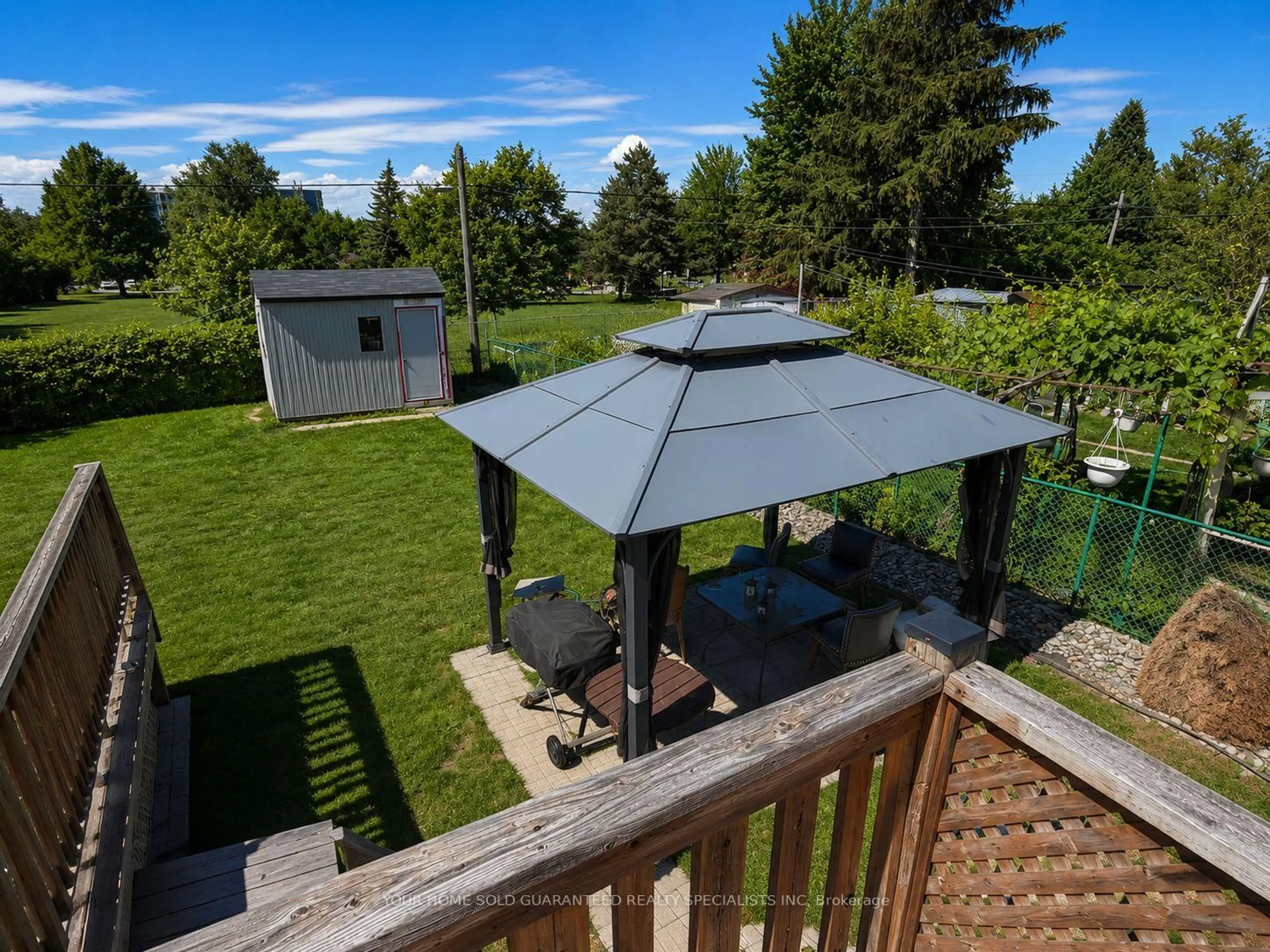A pic from outside/outdoor area/front of a property/back of a property/a pic from drone, unknown for 34 Zenith Dr, Toronto Ontario M1K 1K4
