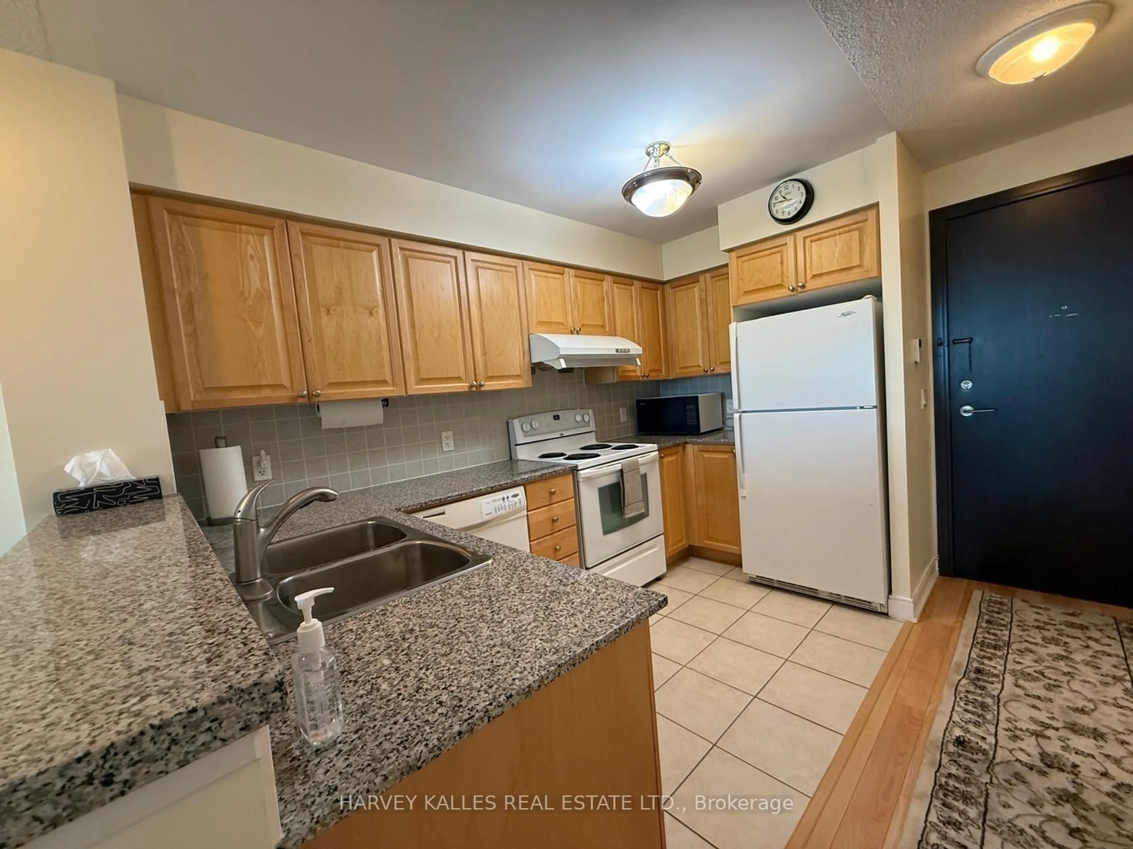 Standard kitchen, unknown for 238 Bonis Ave #1915, Toronto Ontario M1T 3W7