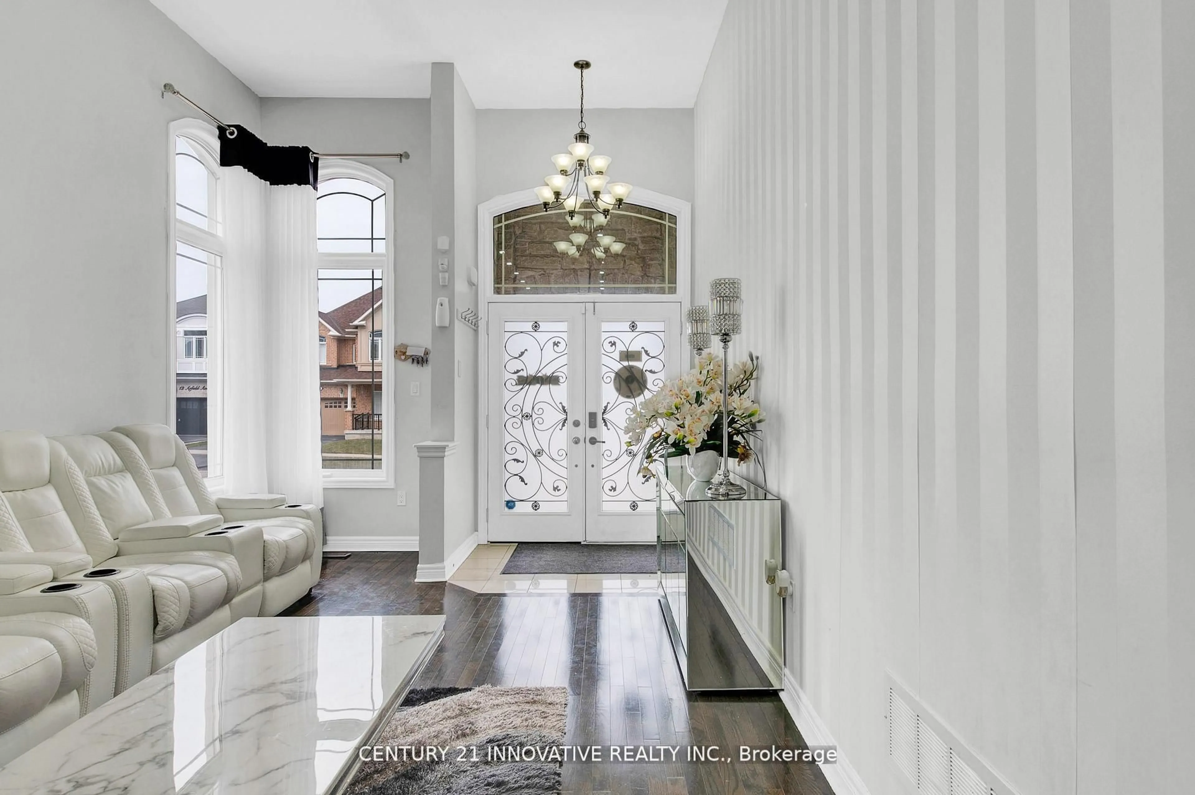 Indoor entryway for 17 Arfield Ave, Ajax Ontario L1Z 0G2