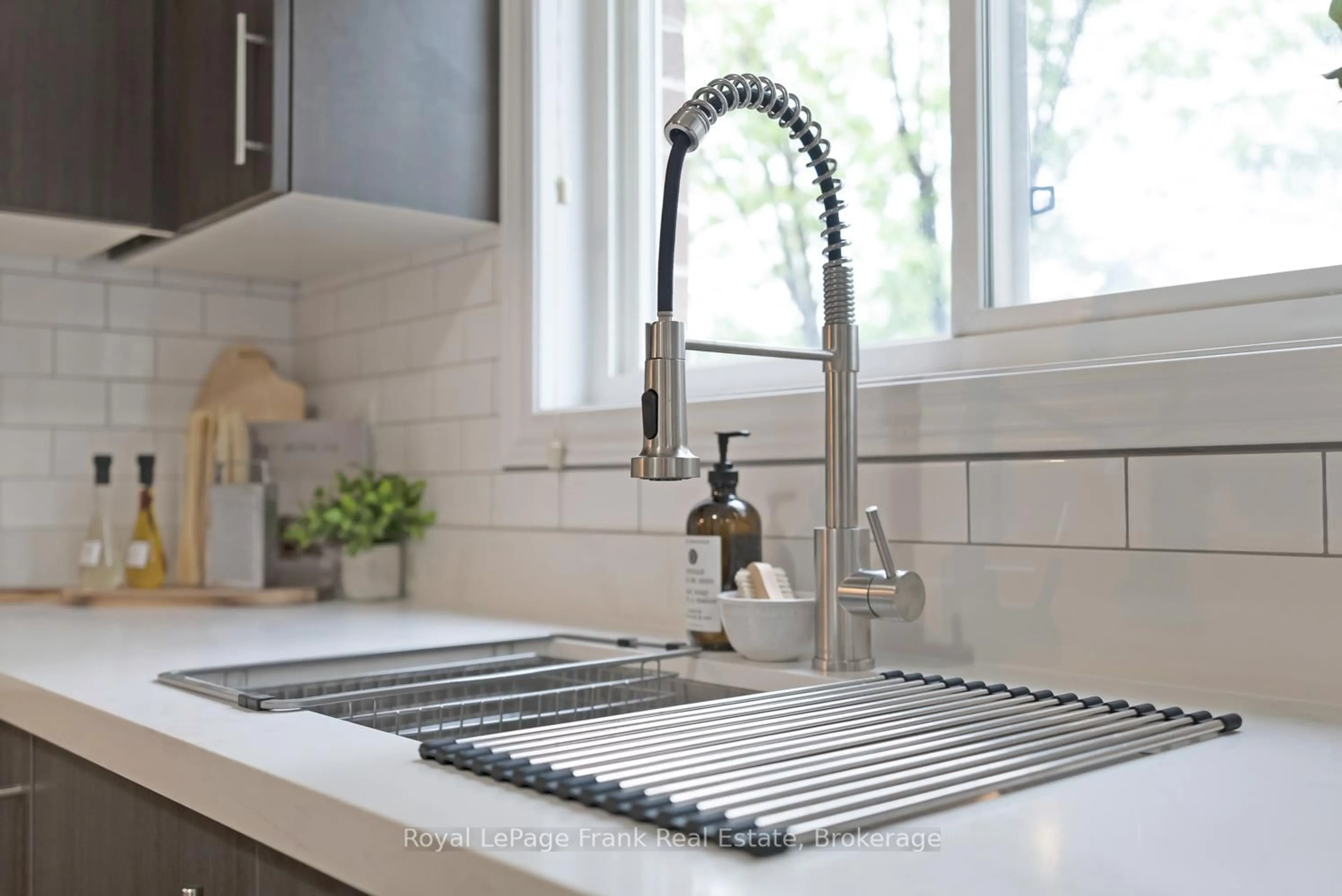 Contemporary kitchen, ceramic/tile floor for 28 Katerson Lane, Clarington Ontario L1E 0E9