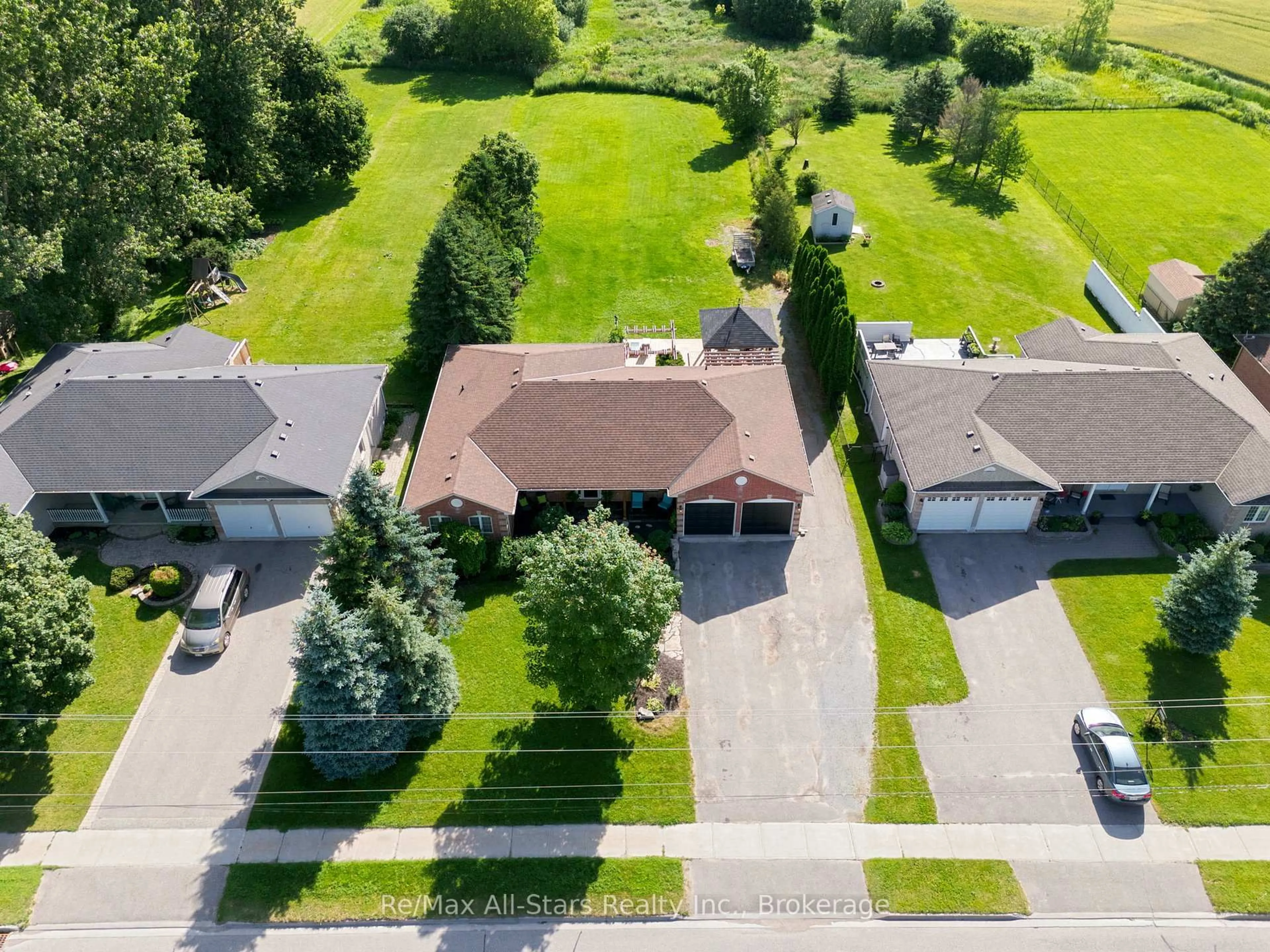 A pic from outside/outdoor area/front of a property/back of a property/a pic from drone, street for 13579 Old Simcoe Rd, Scugog Ontario L9L 1B3