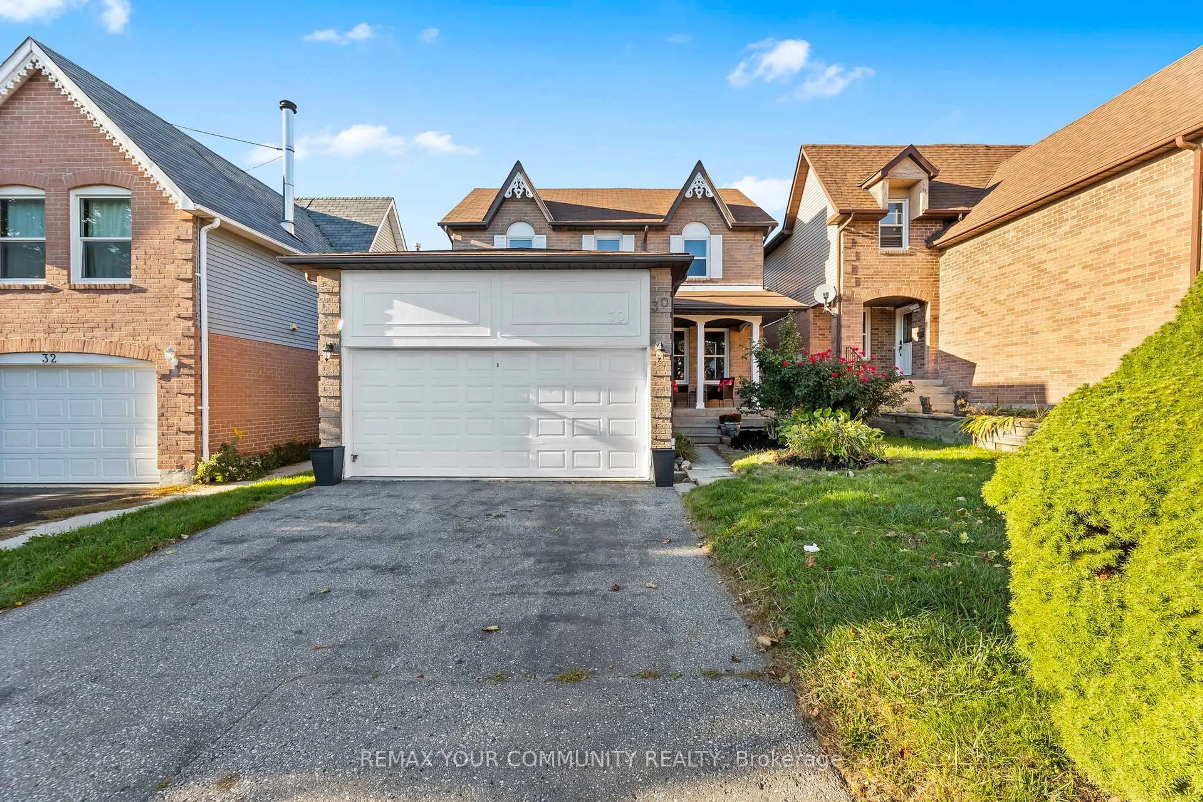 A pic from outside/outdoor area/front of a property/back of a property/a pic from drone, street for 30 Chapman Dr, Ajax Ontario L1T 3C3