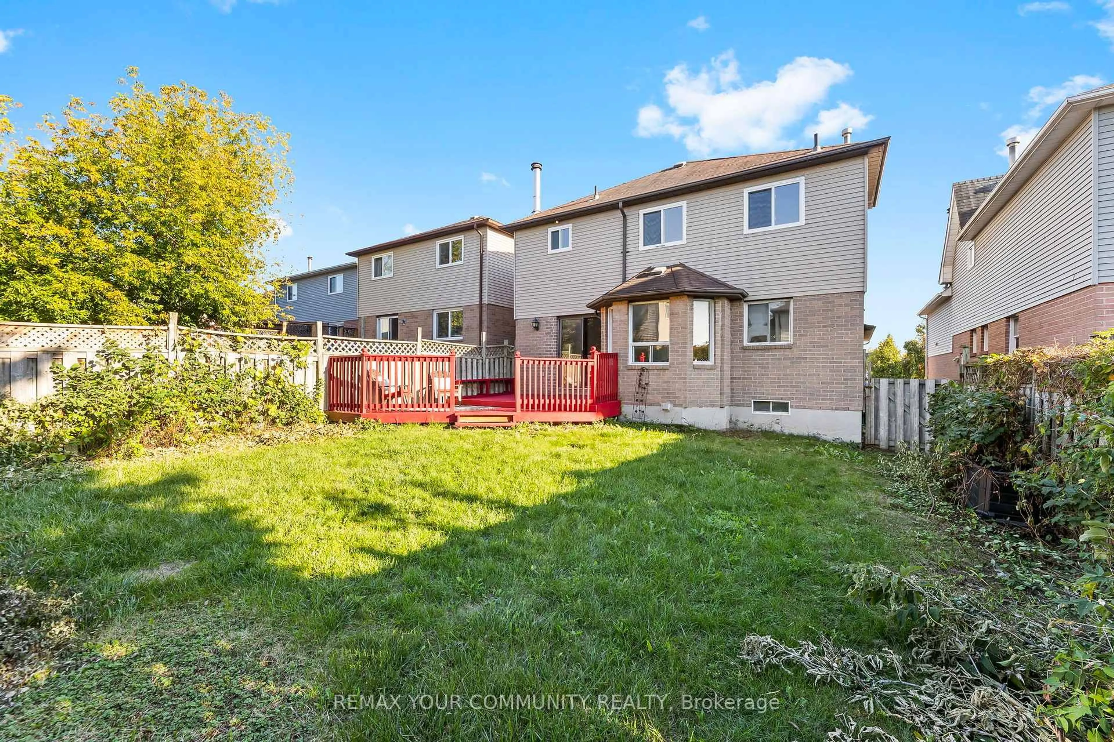 Patio, street for 30 Chapman Dr, Ajax Ontario L1T 3C3