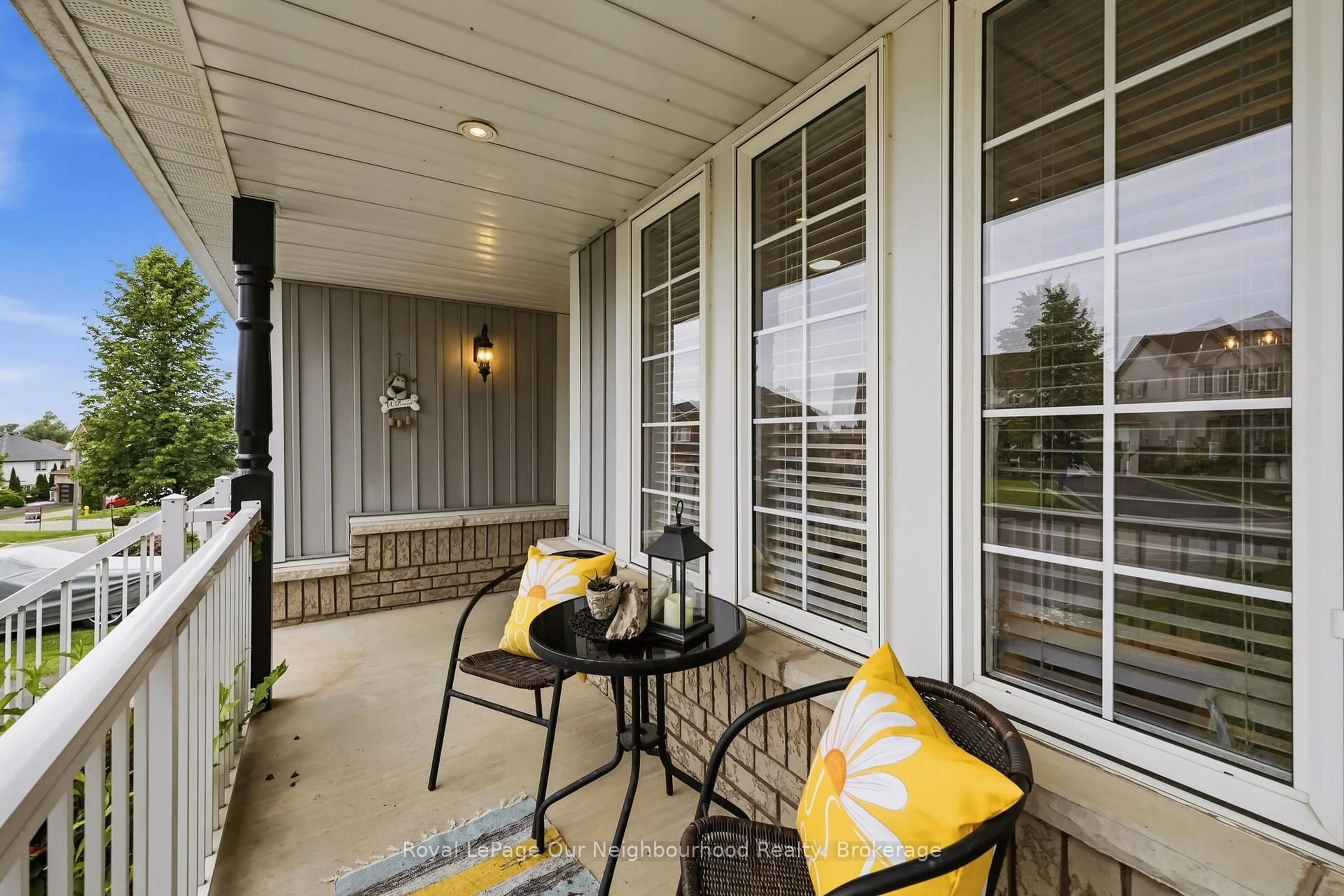 Patio, unknown for 1090 Keswick Crt, Oshawa Ontario L1K 2V2
