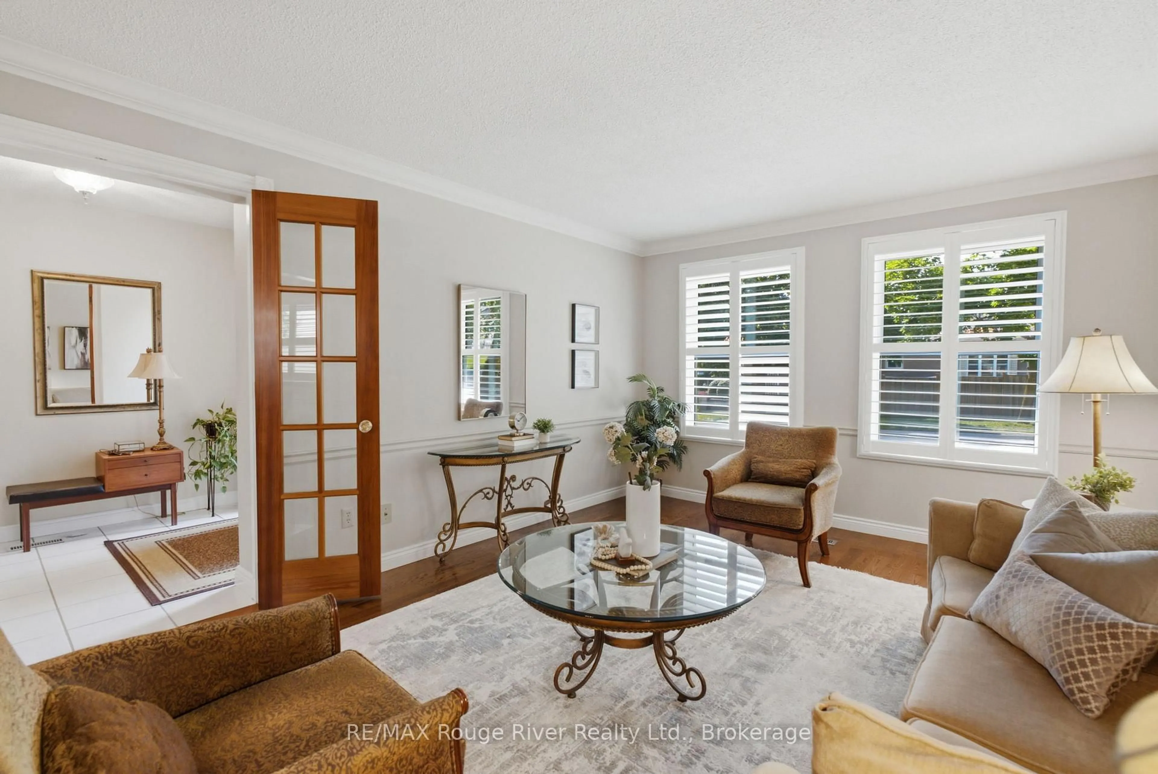 Living room with furniture, unknown for 115 Pine Hills Rd, Whitby Ontario L1N 6N9