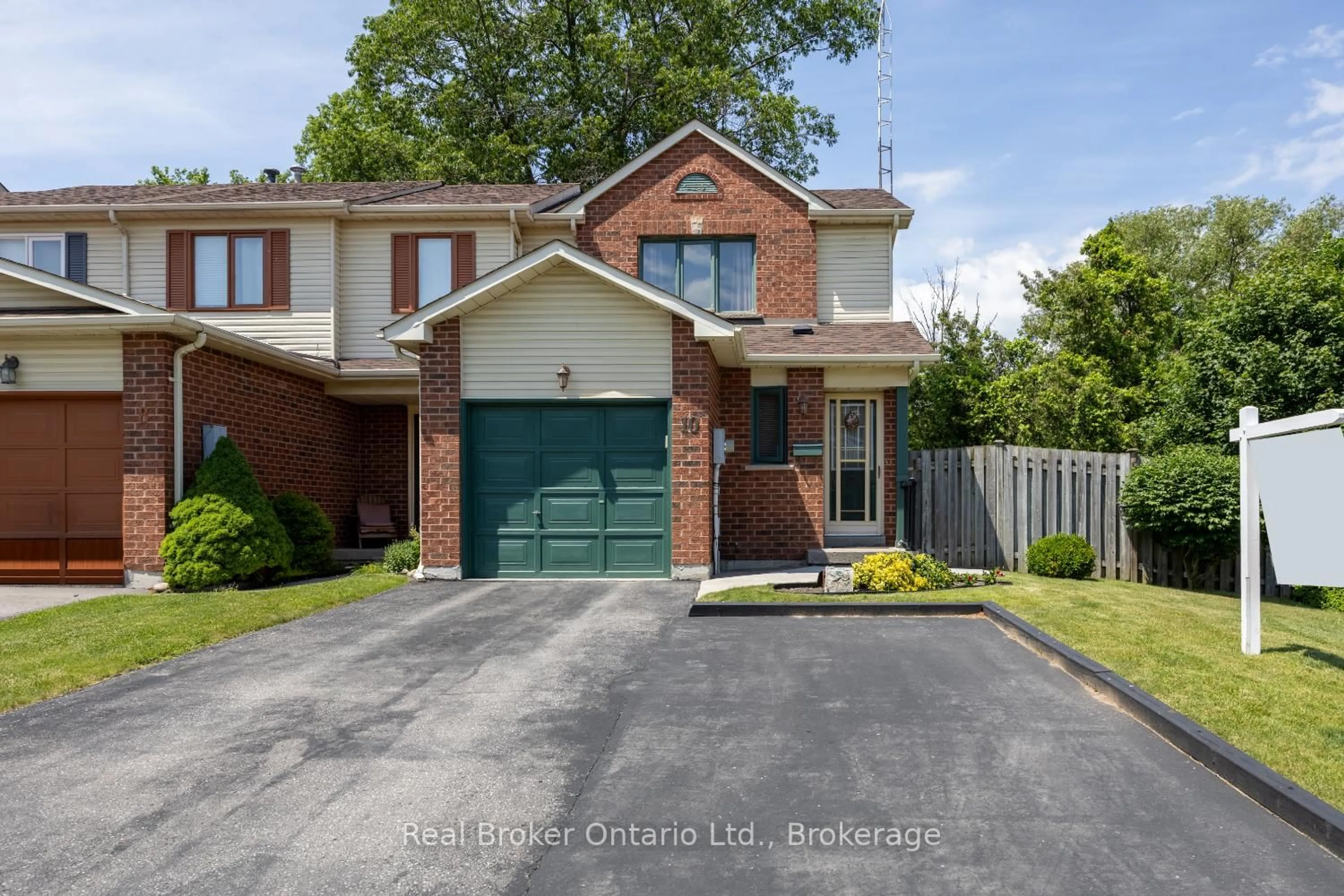 Home with brick exterior material, street for 10 Climie Crt, Clarington Ontario L1C 4P5