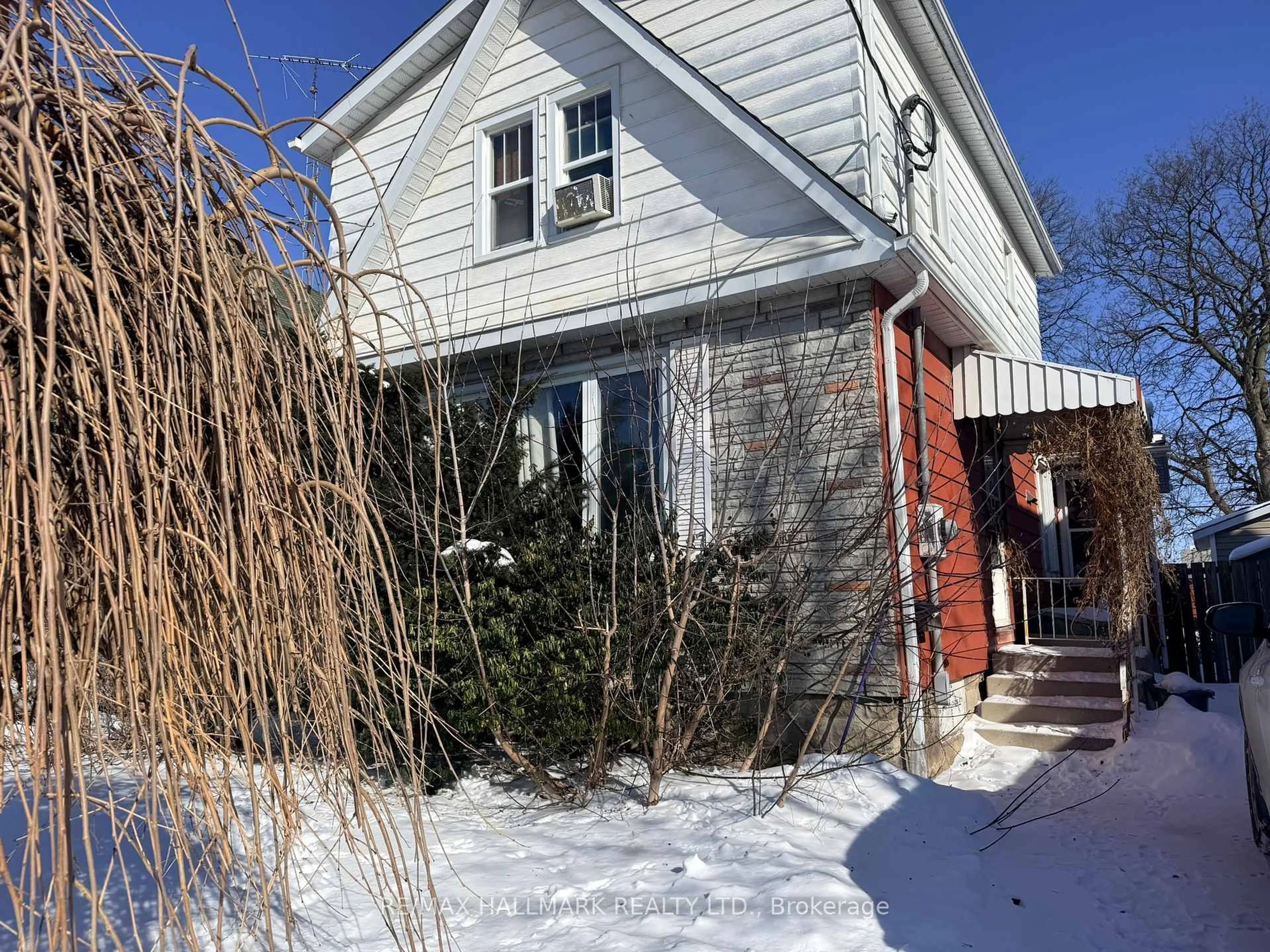 Unknown for 87 Gladstone Ave, Oshawa Ontario L1J 4E4