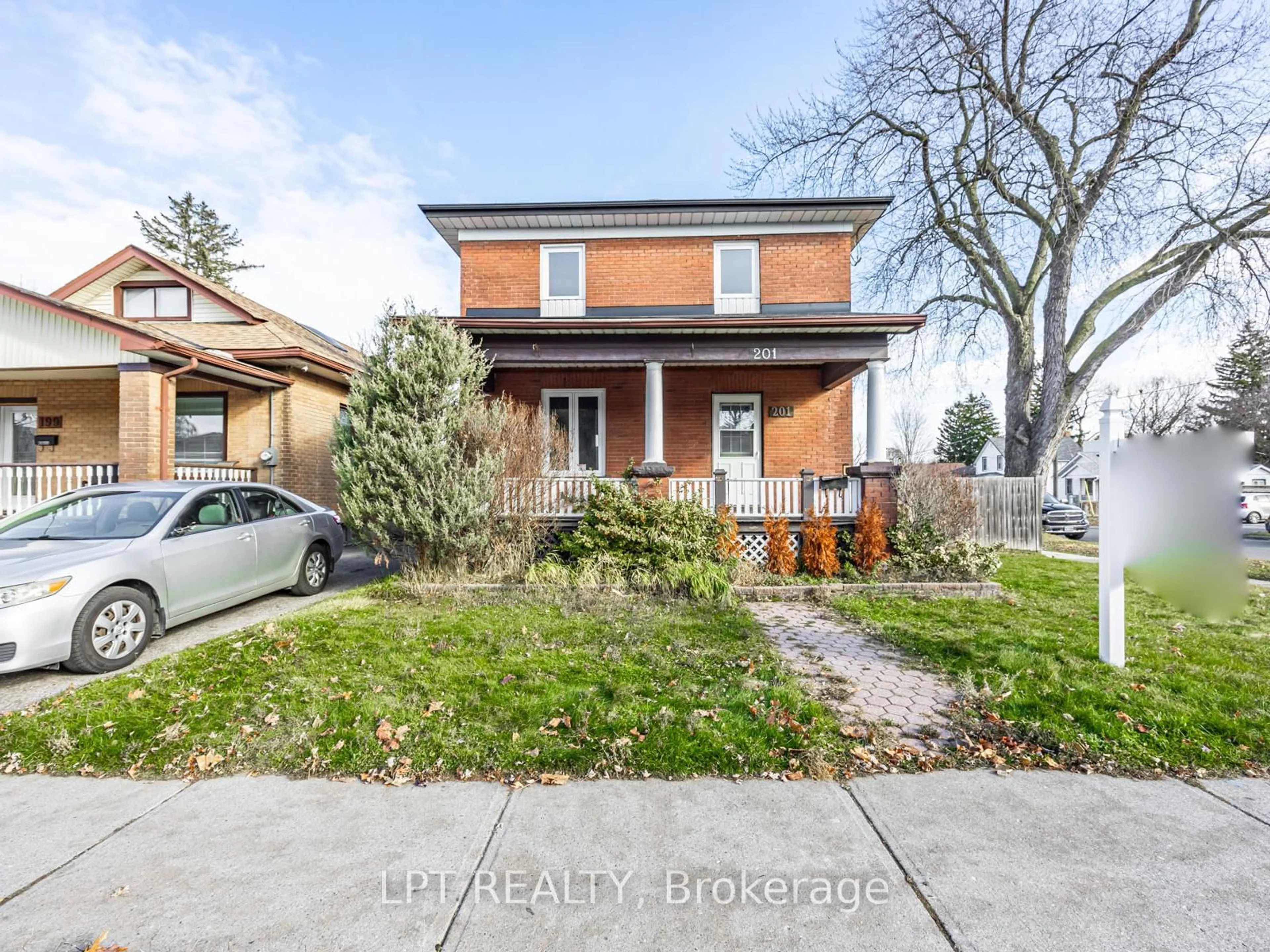 Home with brick exterior material, street for 201 Ritson Rd, Oshawa Ontario L1H 5H6