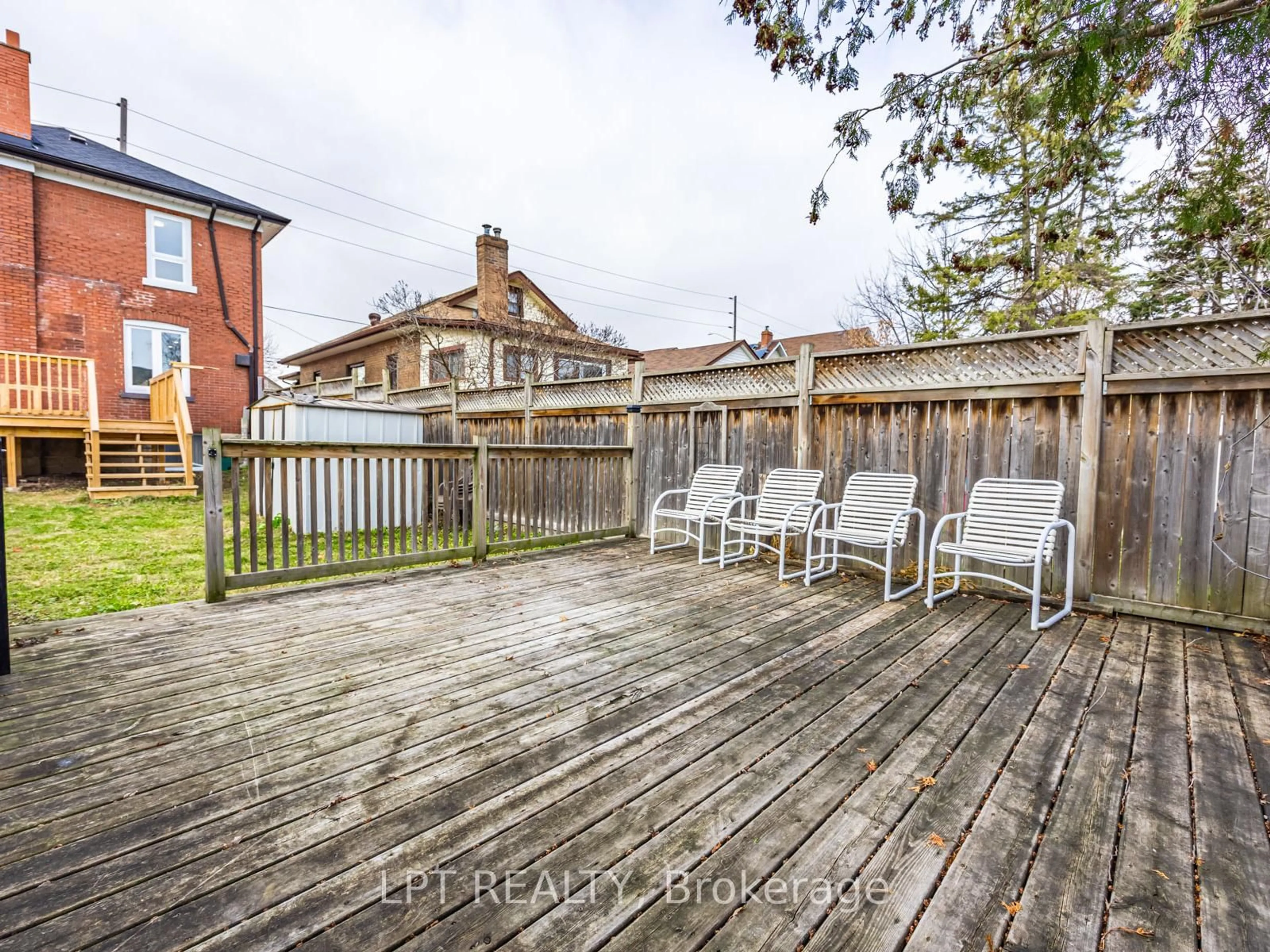 Patio, street for 201 Ritson Rd, Oshawa Ontario L1H 5H6