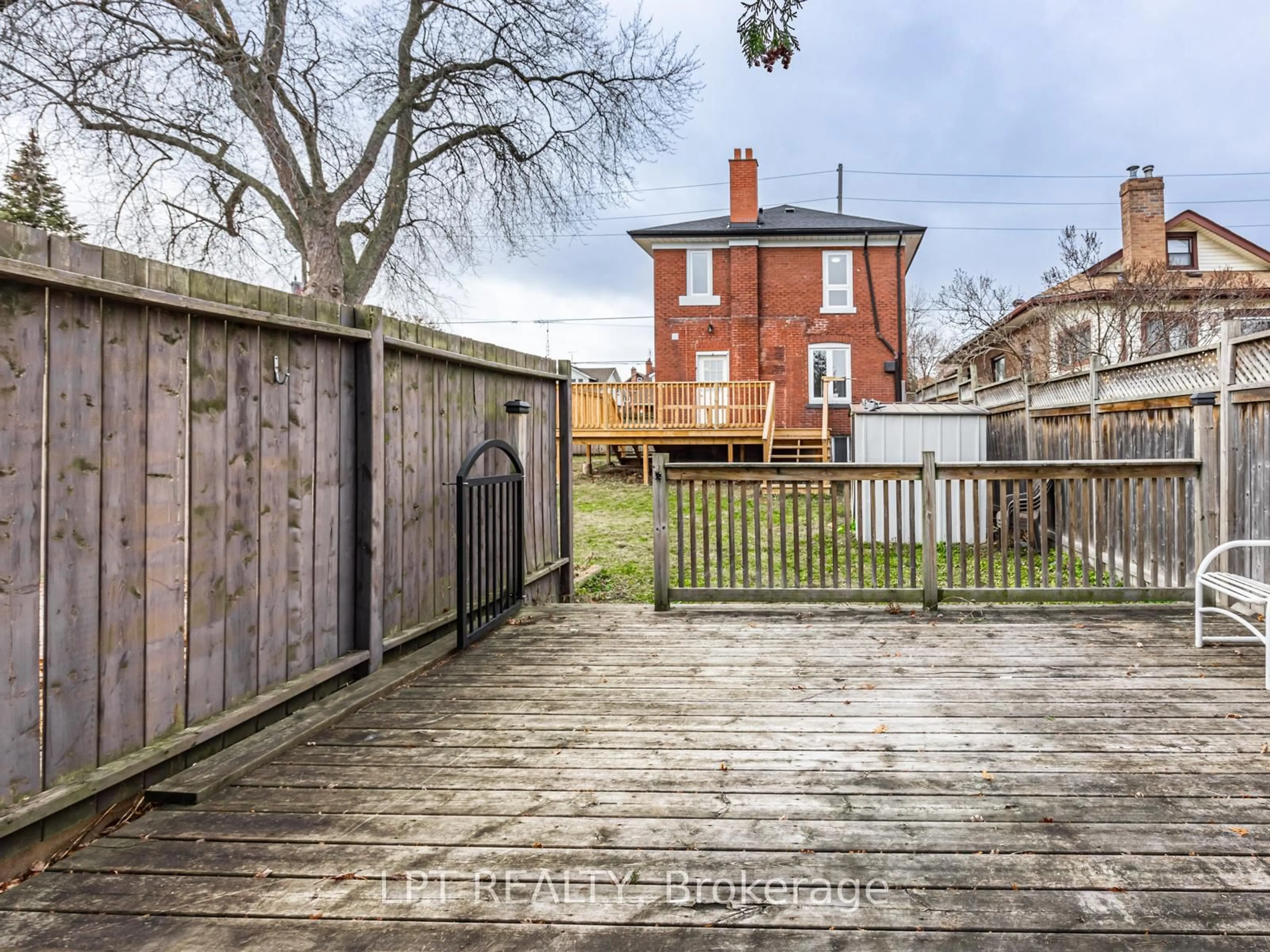 A pic from outside/outdoor area/front of a property/back of a property/a pic from drone, street for 201 Ritson Rd, Oshawa Ontario L1H 5H6