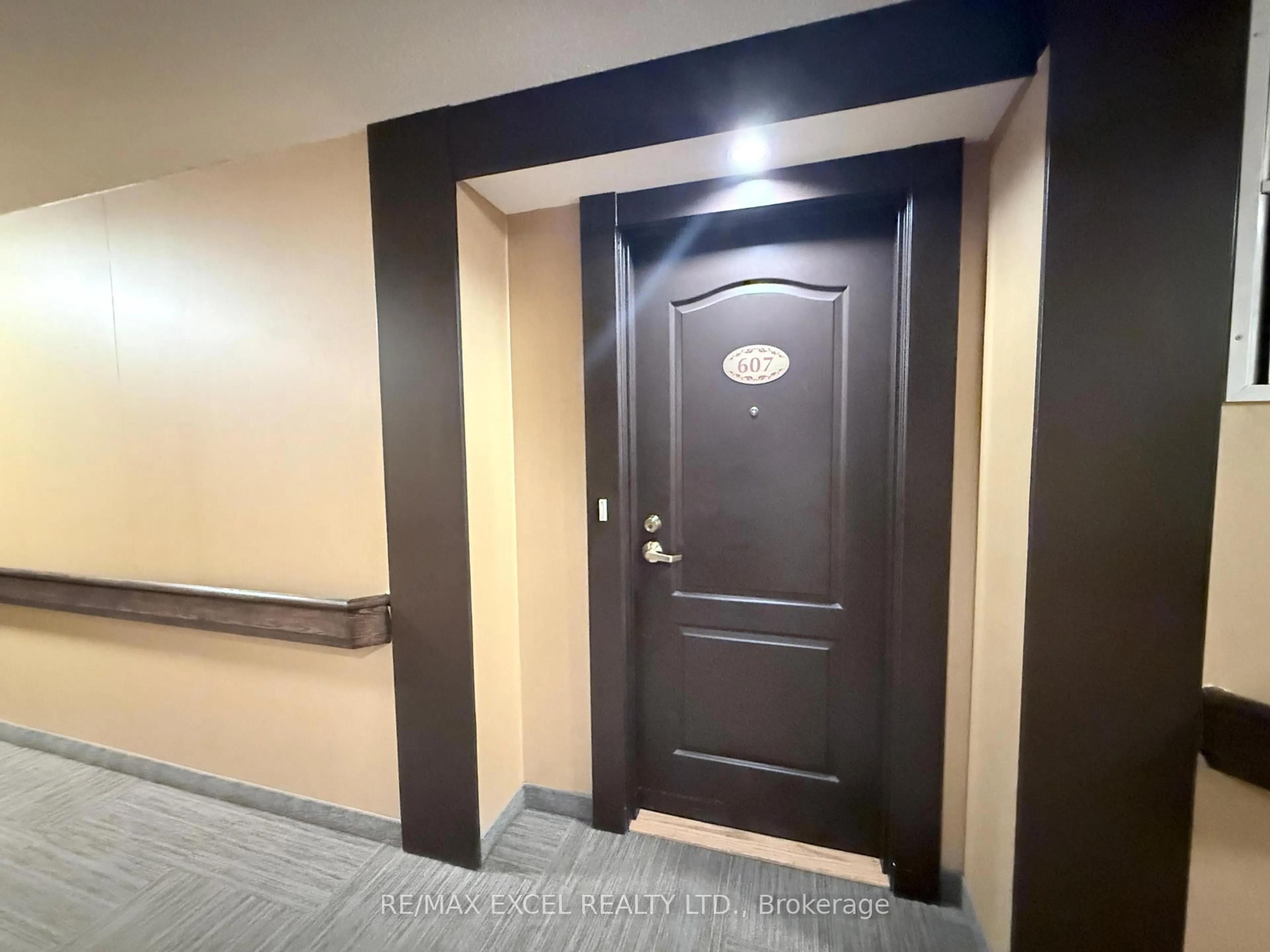 Indoor foyer for 2020 Mcnicoll Ave #607, Toronto Ontario M1V 0B5