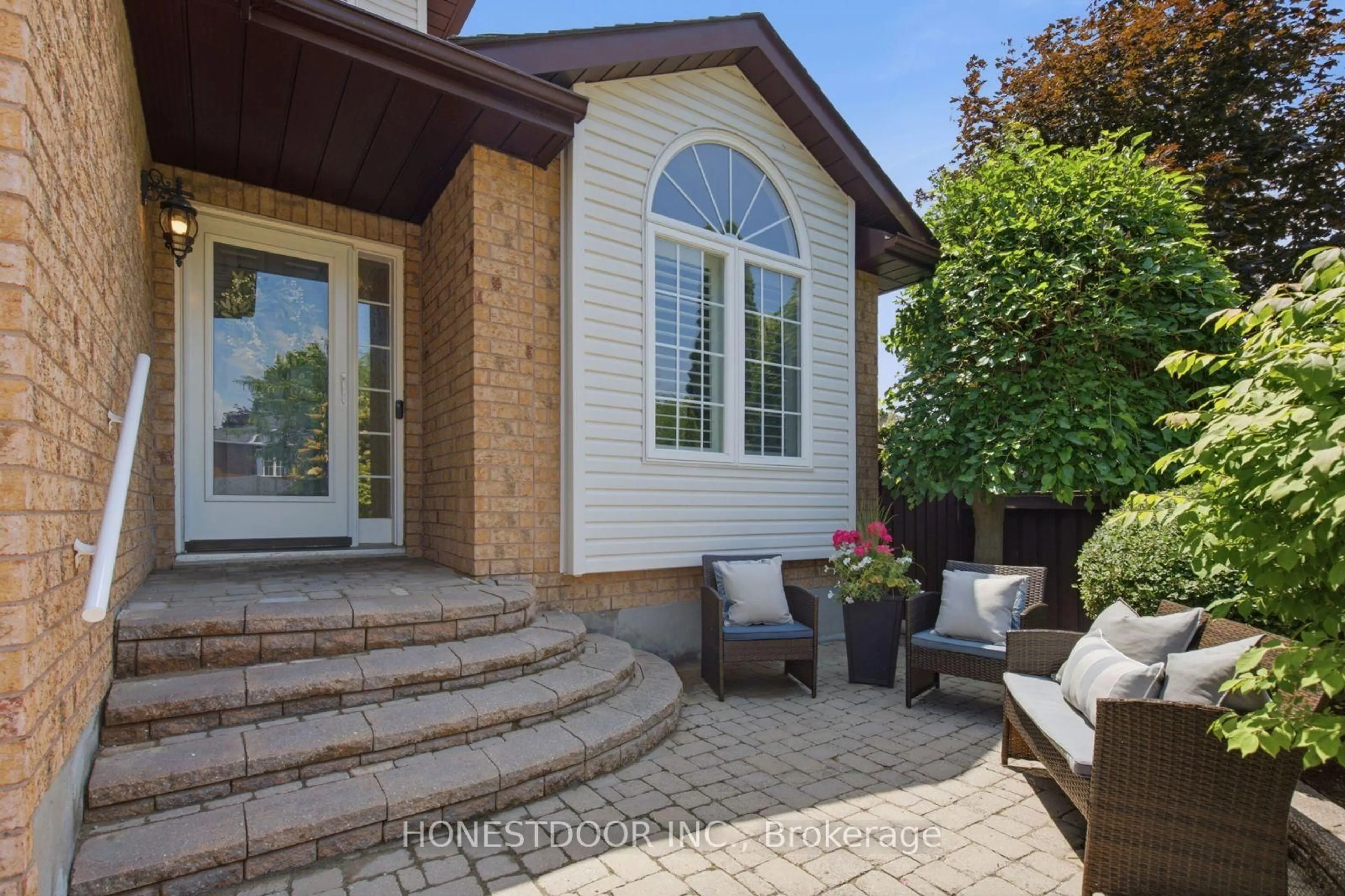 Home with brick exterior material, street for 1010 Catskill Dr, Oshawa Ontario L1J 8N7