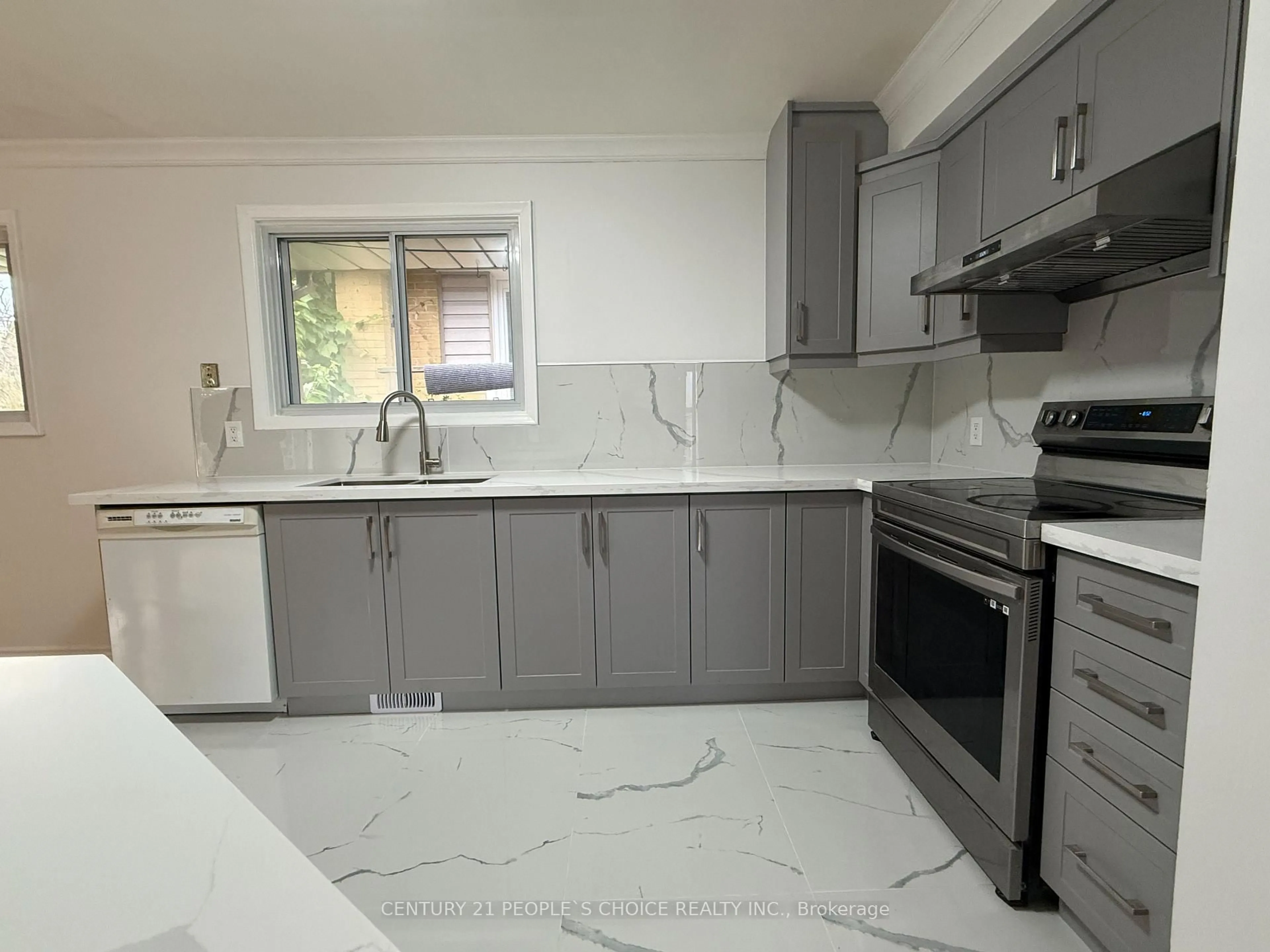 Standard kitchen, ceramic/tile floor for 5 Mid Pines Rd, Toronto Ontario M1G 2L5