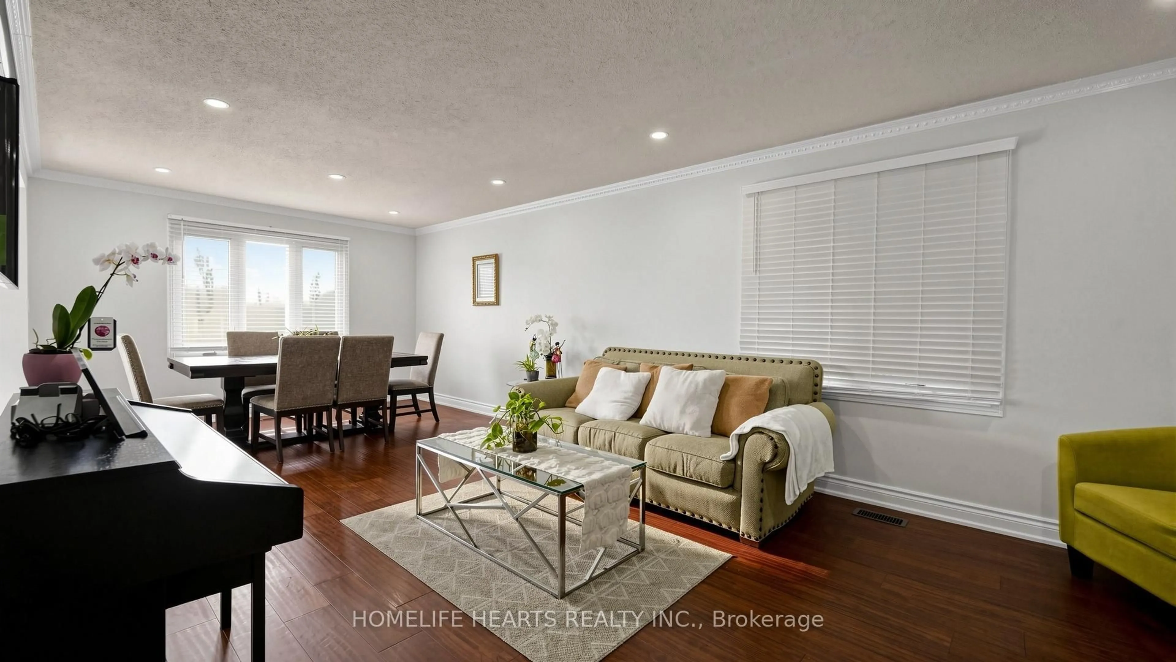 Living room with furniture, wood/laminate floor for 30 Shepton Way, Toronto Ontario M1V 4S1