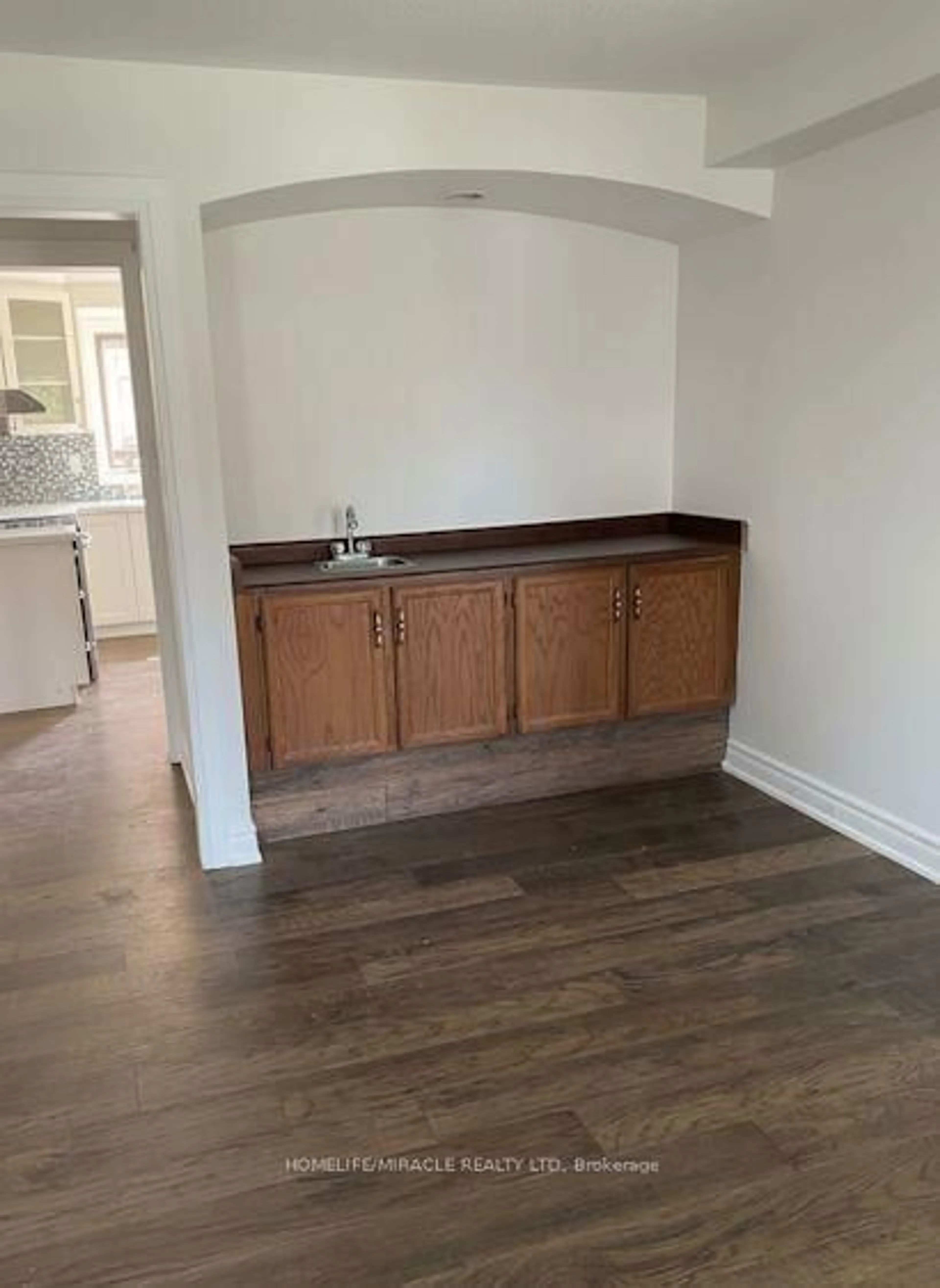 A pic of a room for 2 Edinborough Lane, Clarington Ontario L1E 1E8