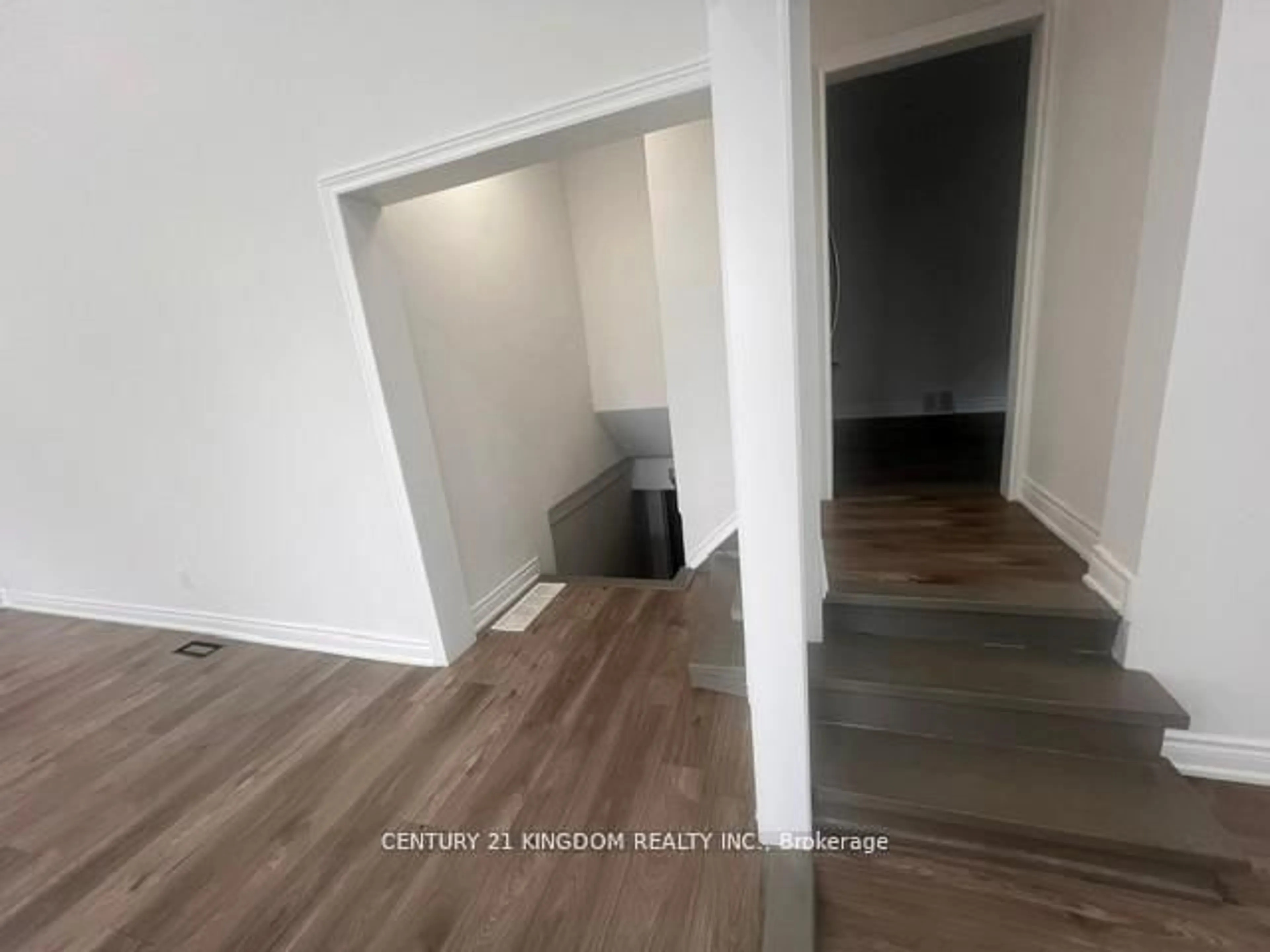 A pic of a room for 132 Old Harwood Ave, Ajax Ontario L1T 4W4