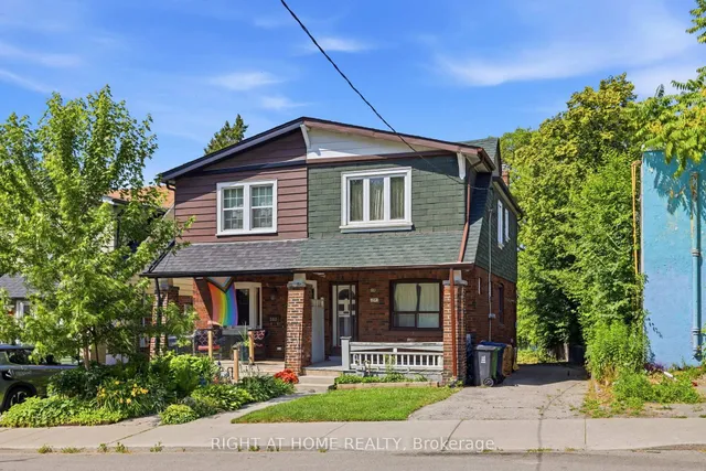 204 Highfield Rd, Toronto 2