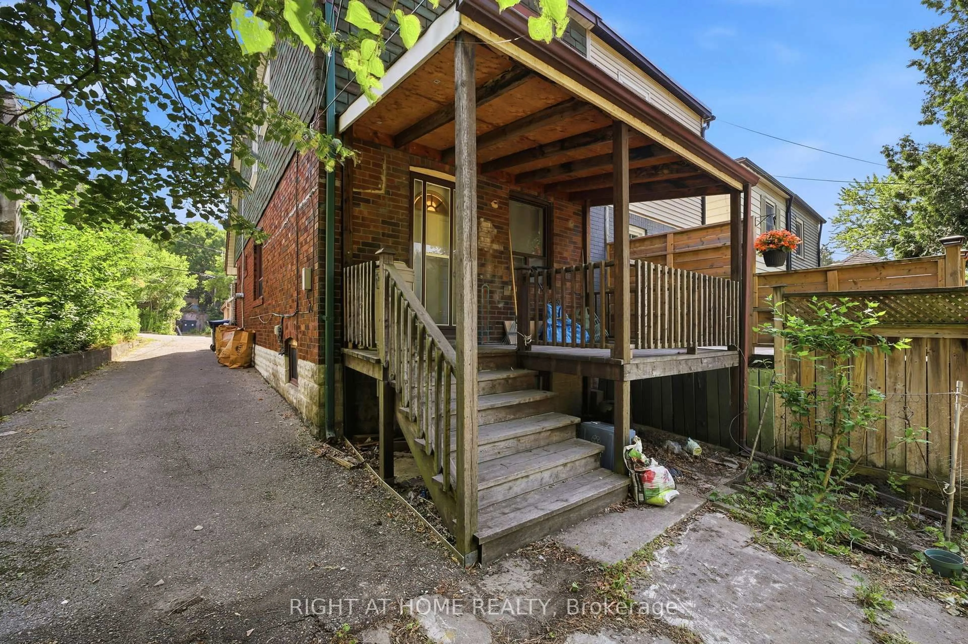 Unknown for 204 Highfield Rd, Toronto Ontario M4L 2V3