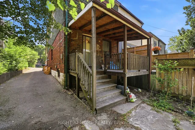 204 Highfield Rd, Toronto 4