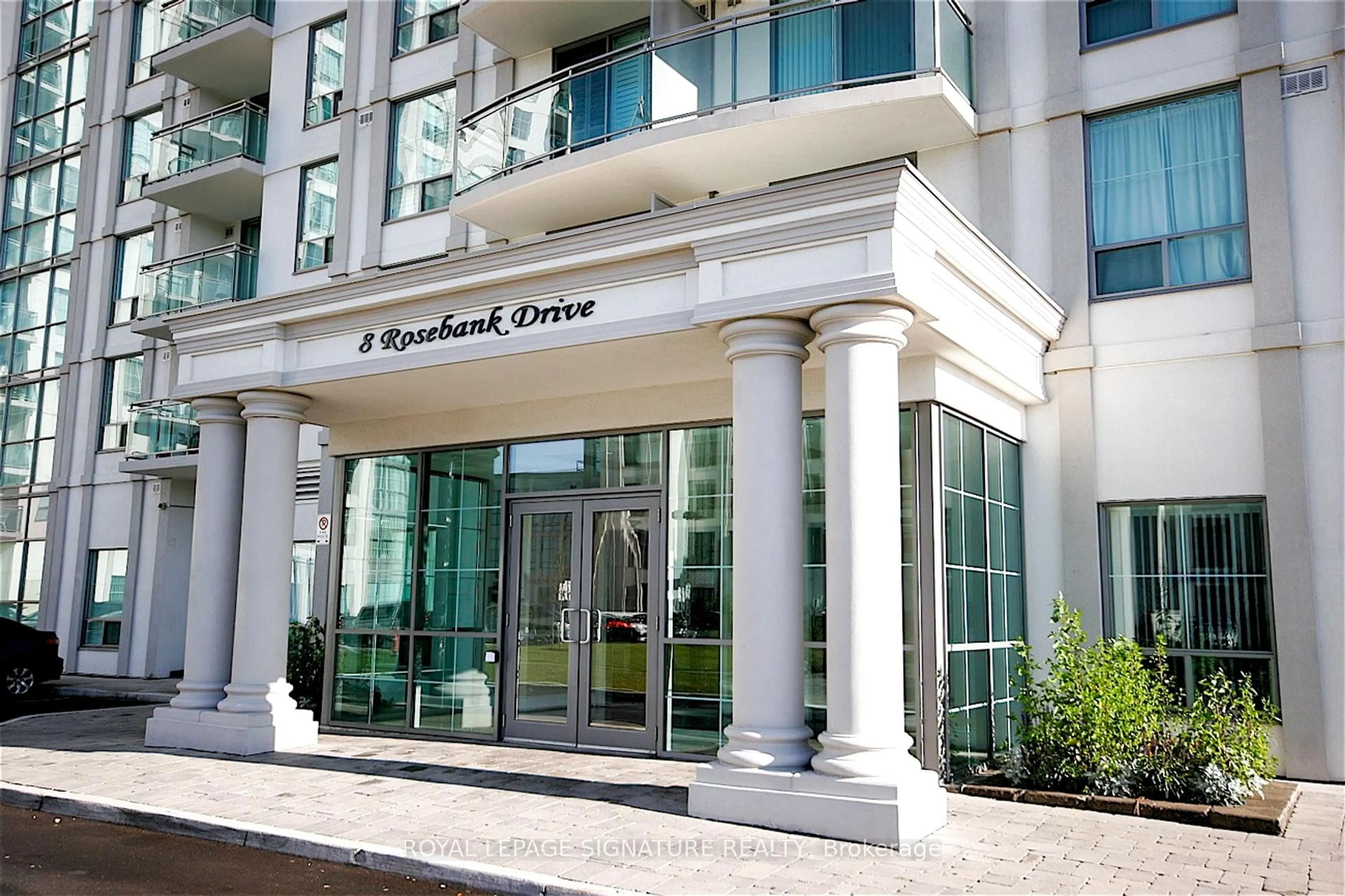 Indoor foyer for 8 Rosebank Dr #3M, Toronto Ontario M1B 5Z3