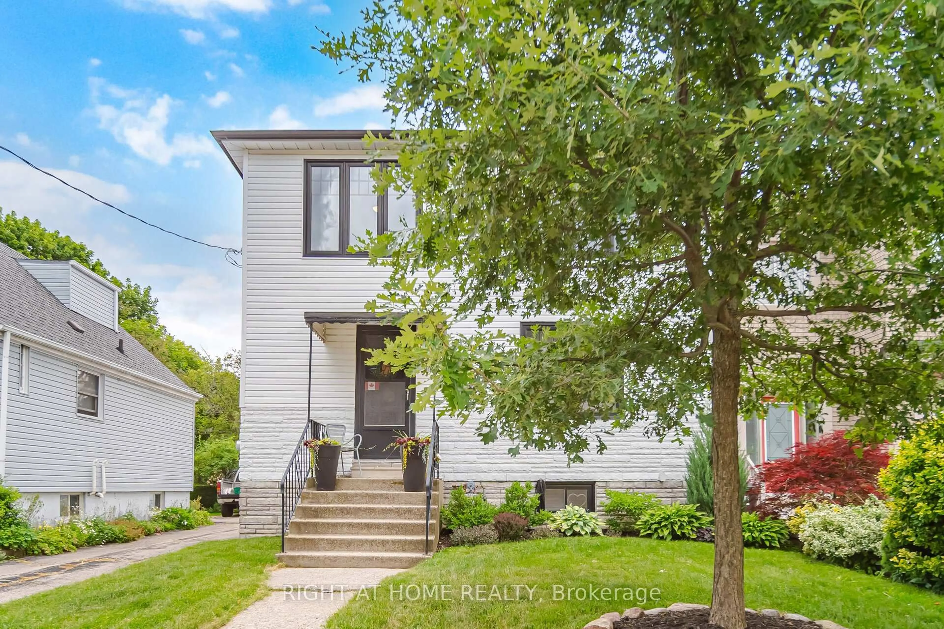 Home with brick exterior material, street for 18 Vanbrugh Ave, Toronto Ontario M1N 3S9