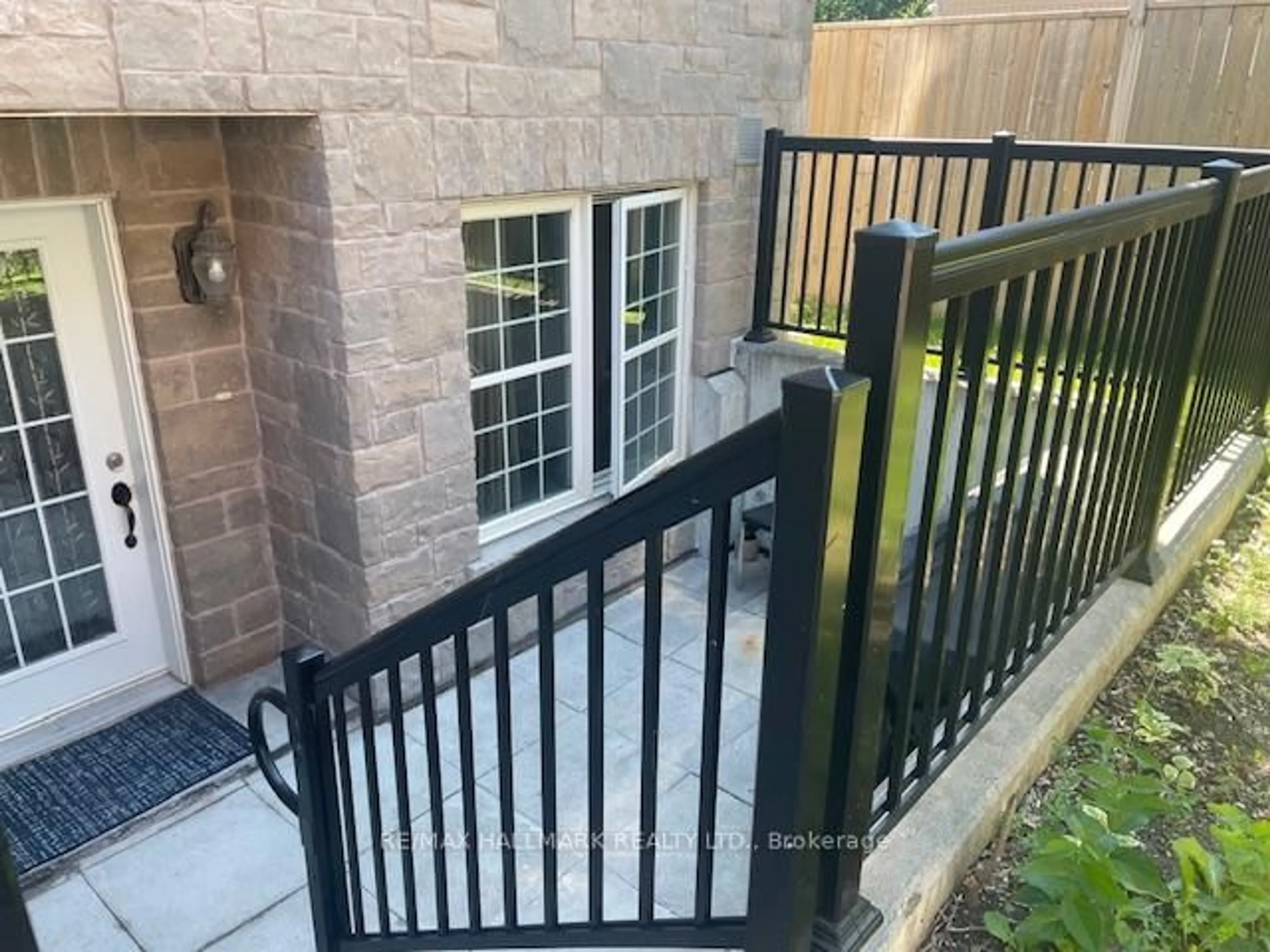 Patio, street for 1485 Birchmount Rd #108, Toronto Ontario M1P 0C7