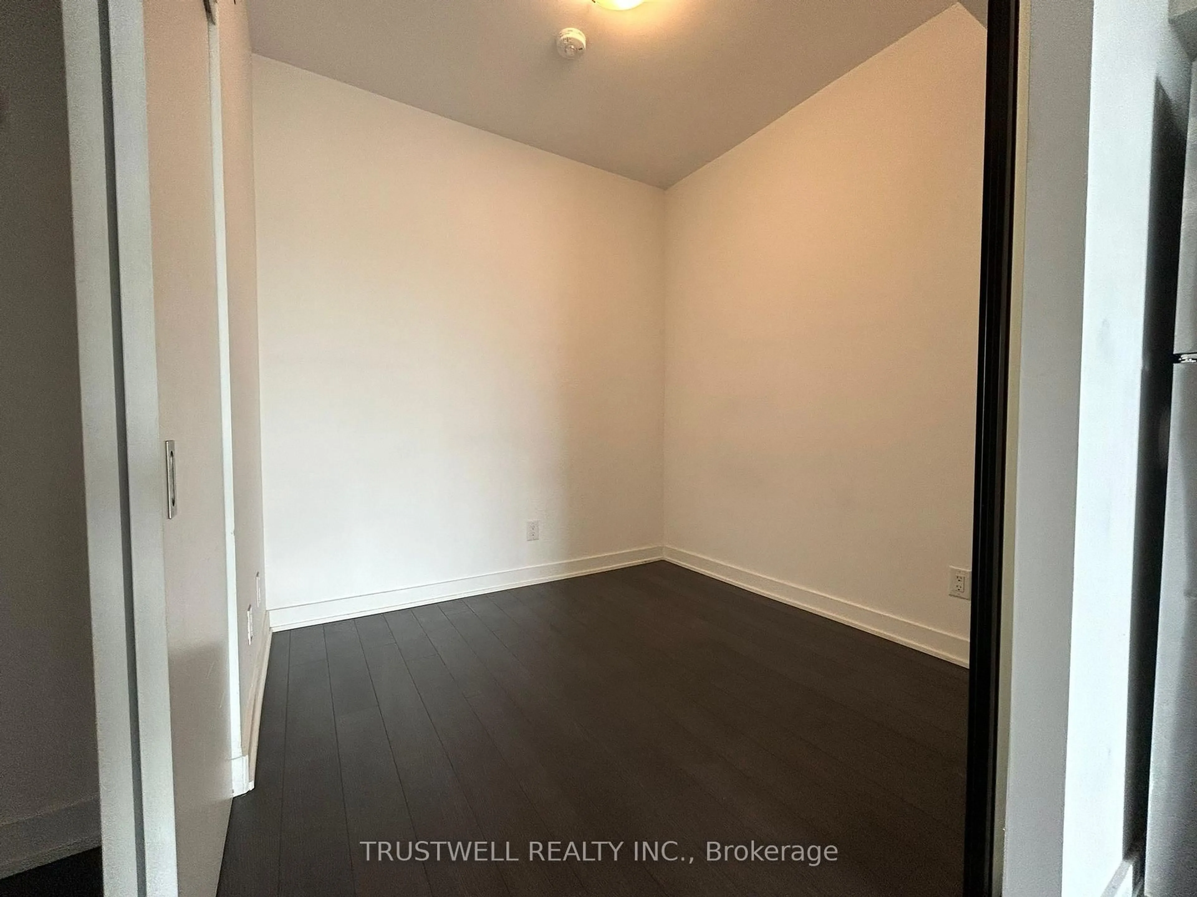 A pic of a room for 2799 Kingston Rd #308, Toronto Ontario M1M 1N1