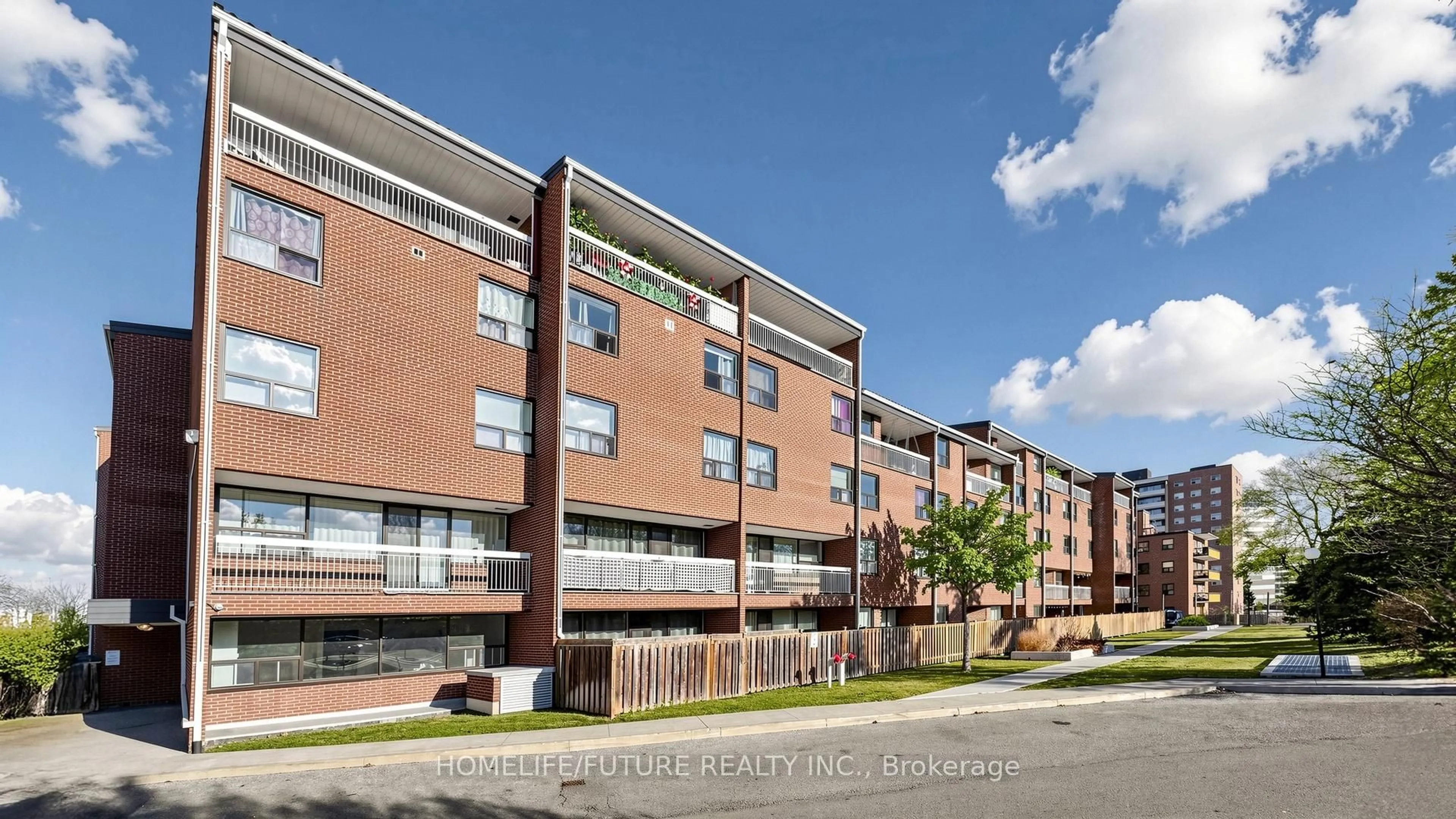 Patio, street for 4060 Lawrence Ave #204, Toronto Ontario M1E 4V4