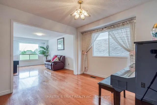 162 Fundy Bay Blvd, Toronto 5