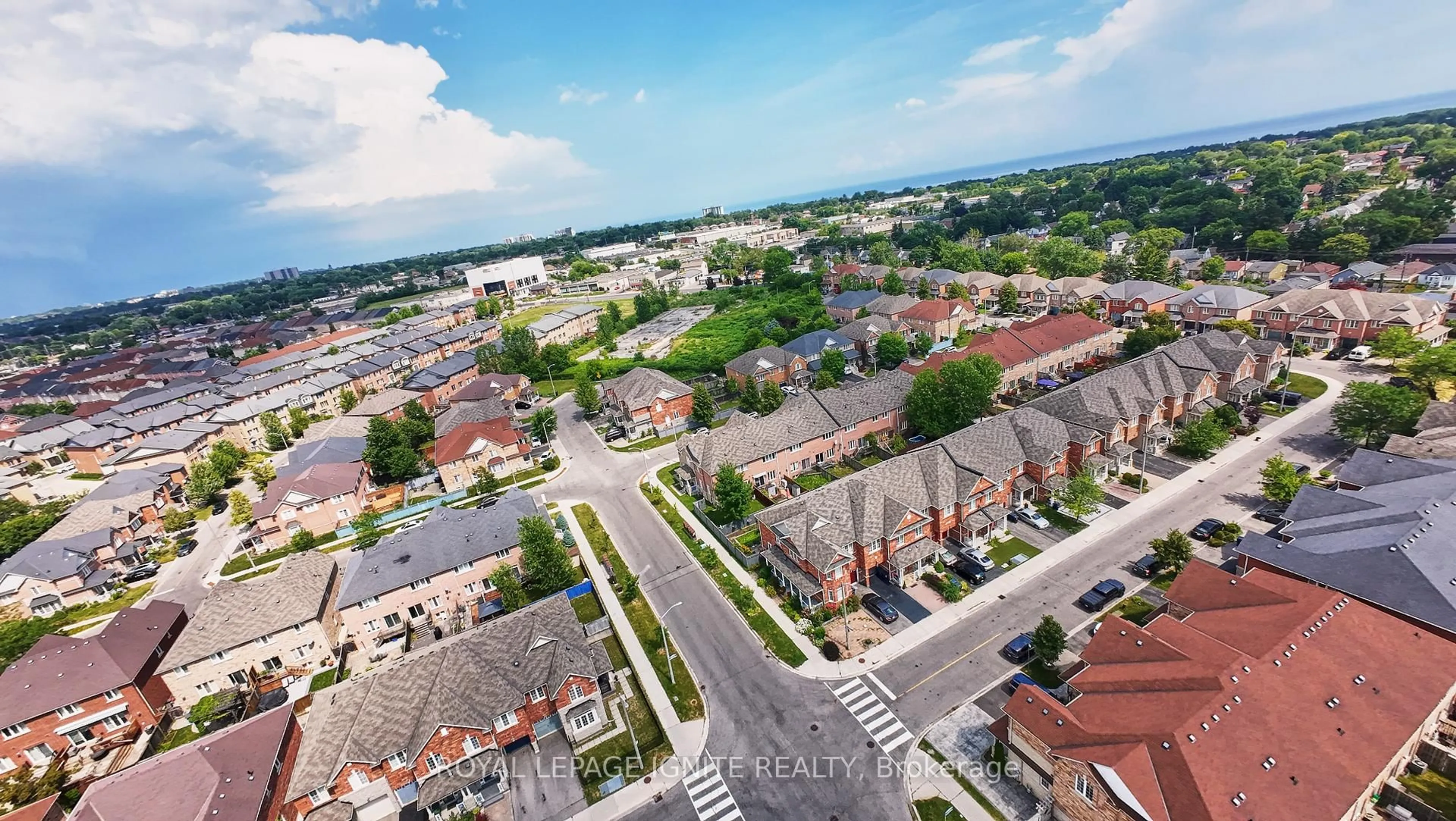 A pic from outside/outdoor area/front of a property/back of a property/a pic from drone, street for 95 Dairy Dr, Toronto Ontario M1L 0E9