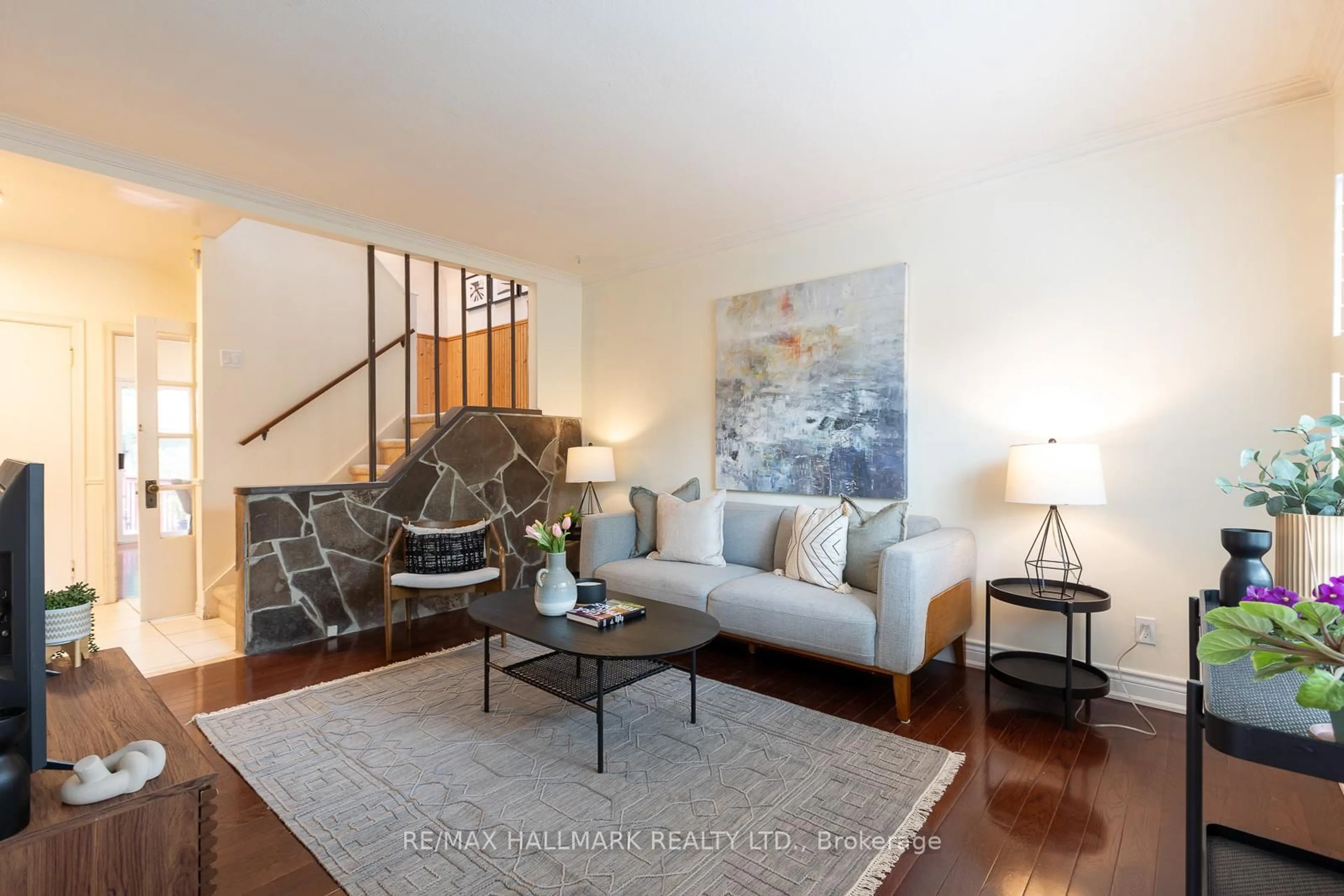 Living room with furniture, unknown for 945 Pharmacy Ave, Toronto Ontario M1R 2G2