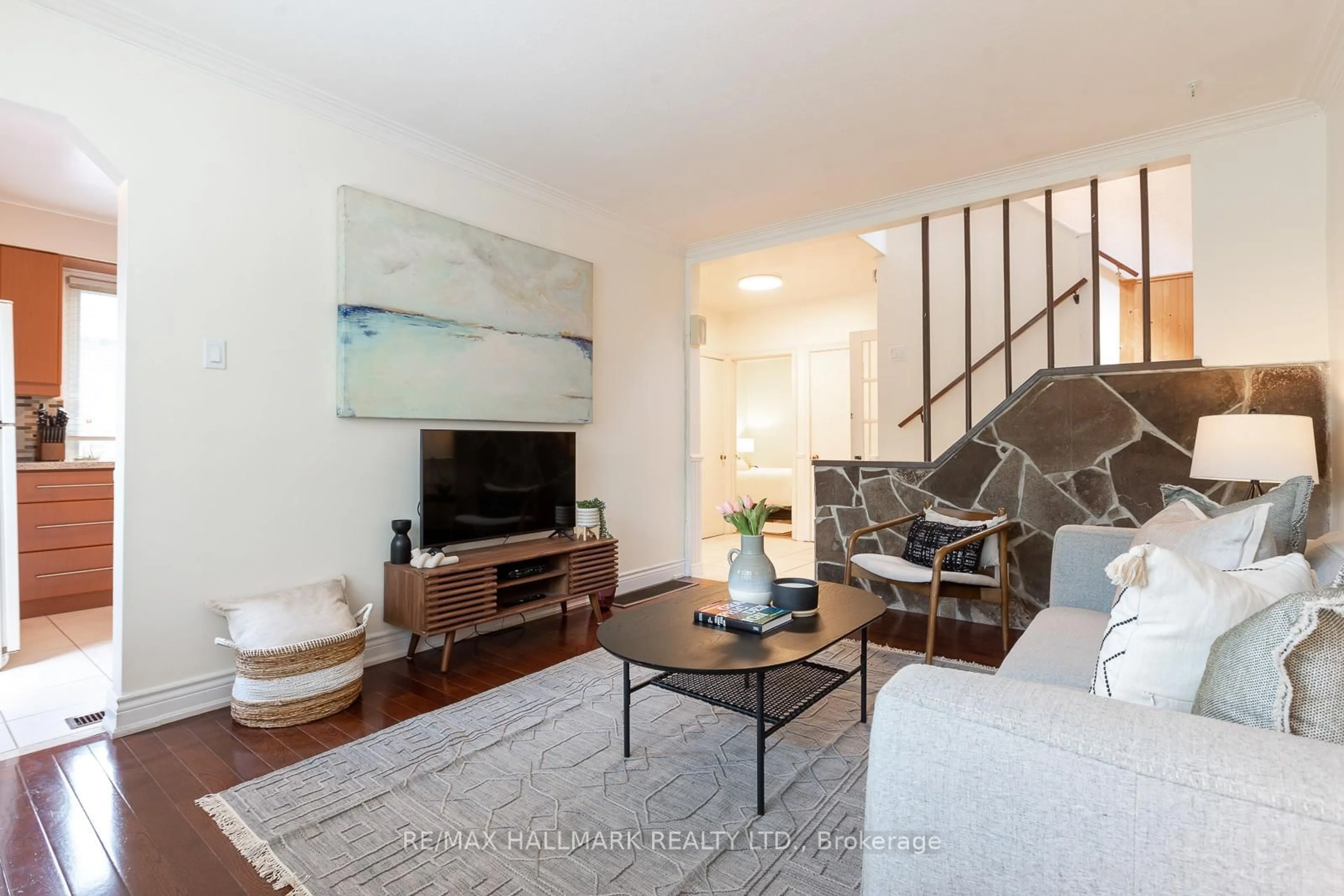 Living room with furniture, unknown for 945 Pharmacy Ave, Toronto Ontario M1R 2G2