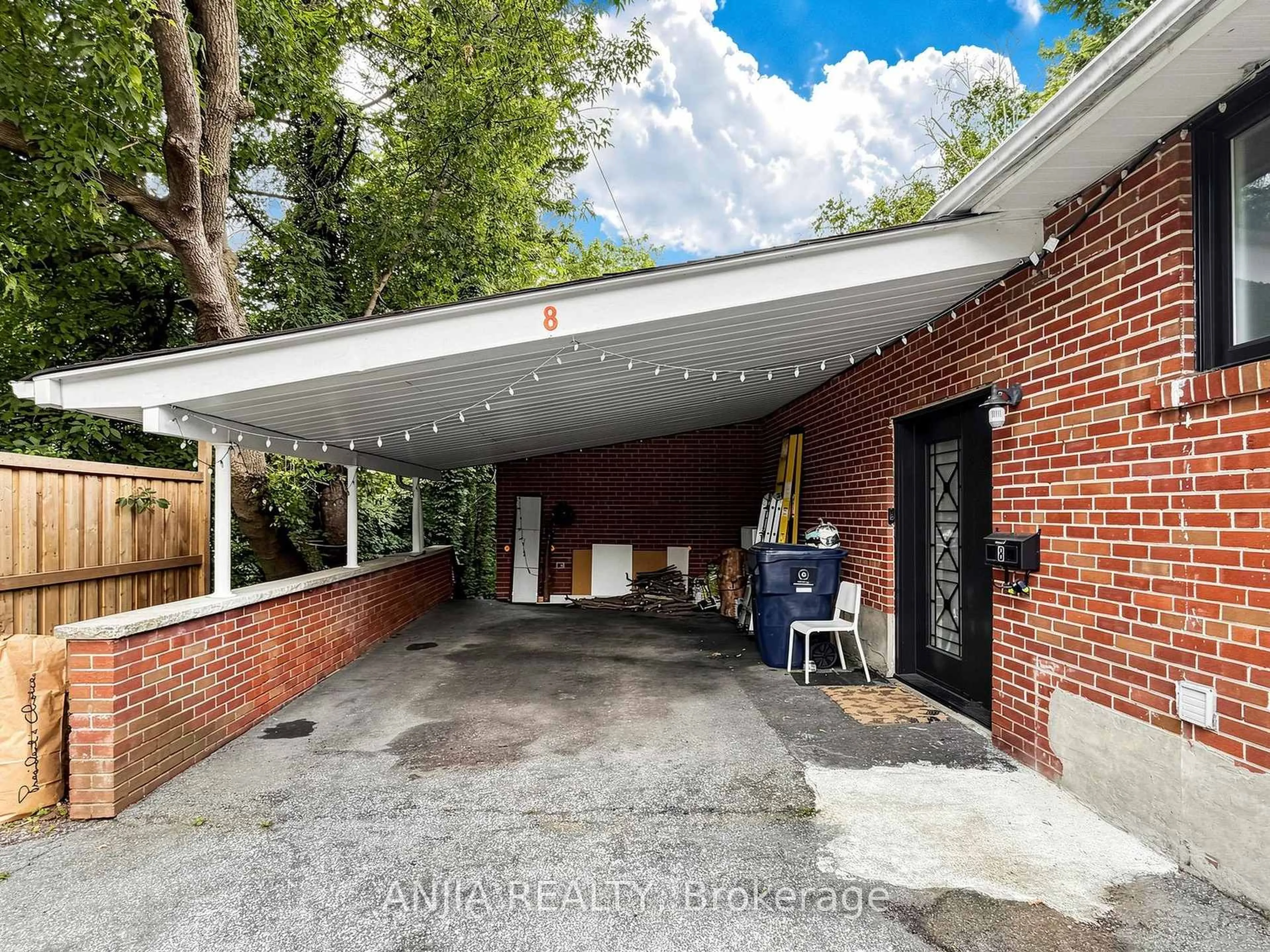Unknown for 8 Applefield Dr, Toronto Ontario M1P 3X9