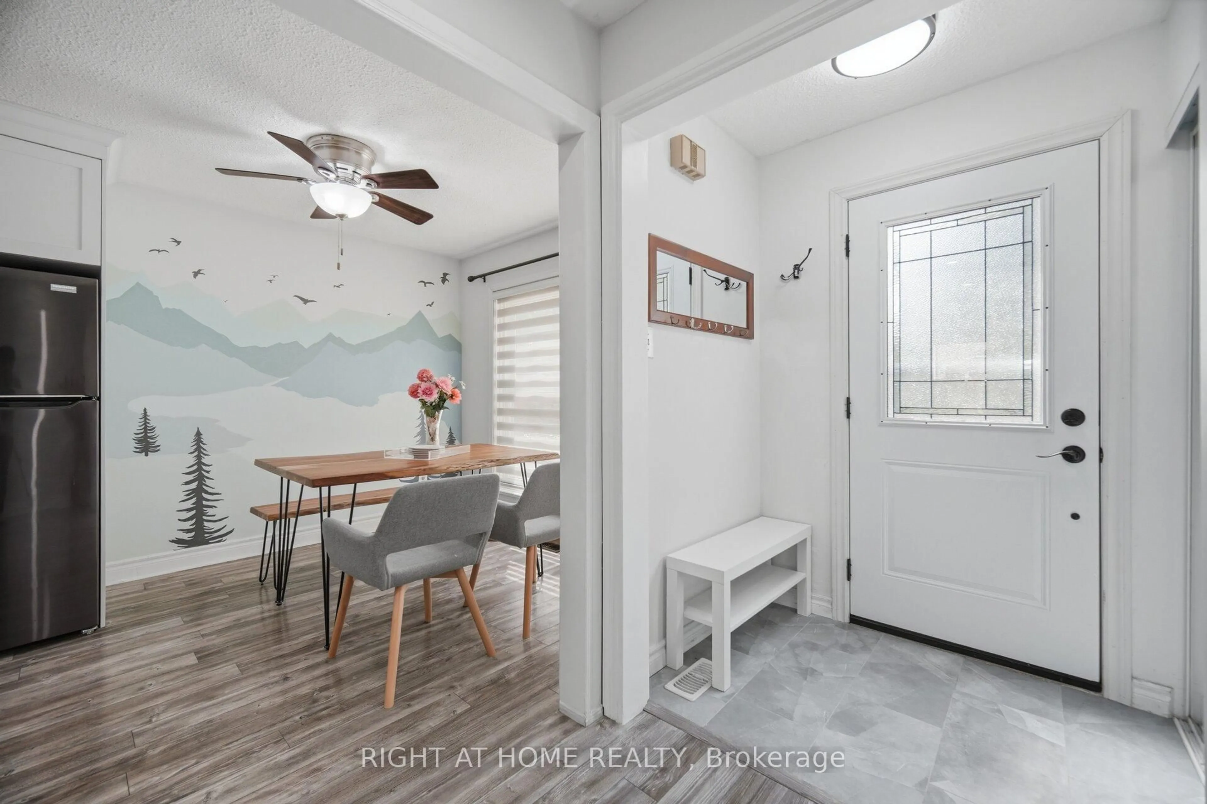 Indoor entryway for 71 Cass Ave #55, Toronto Ontario M1T 3P8