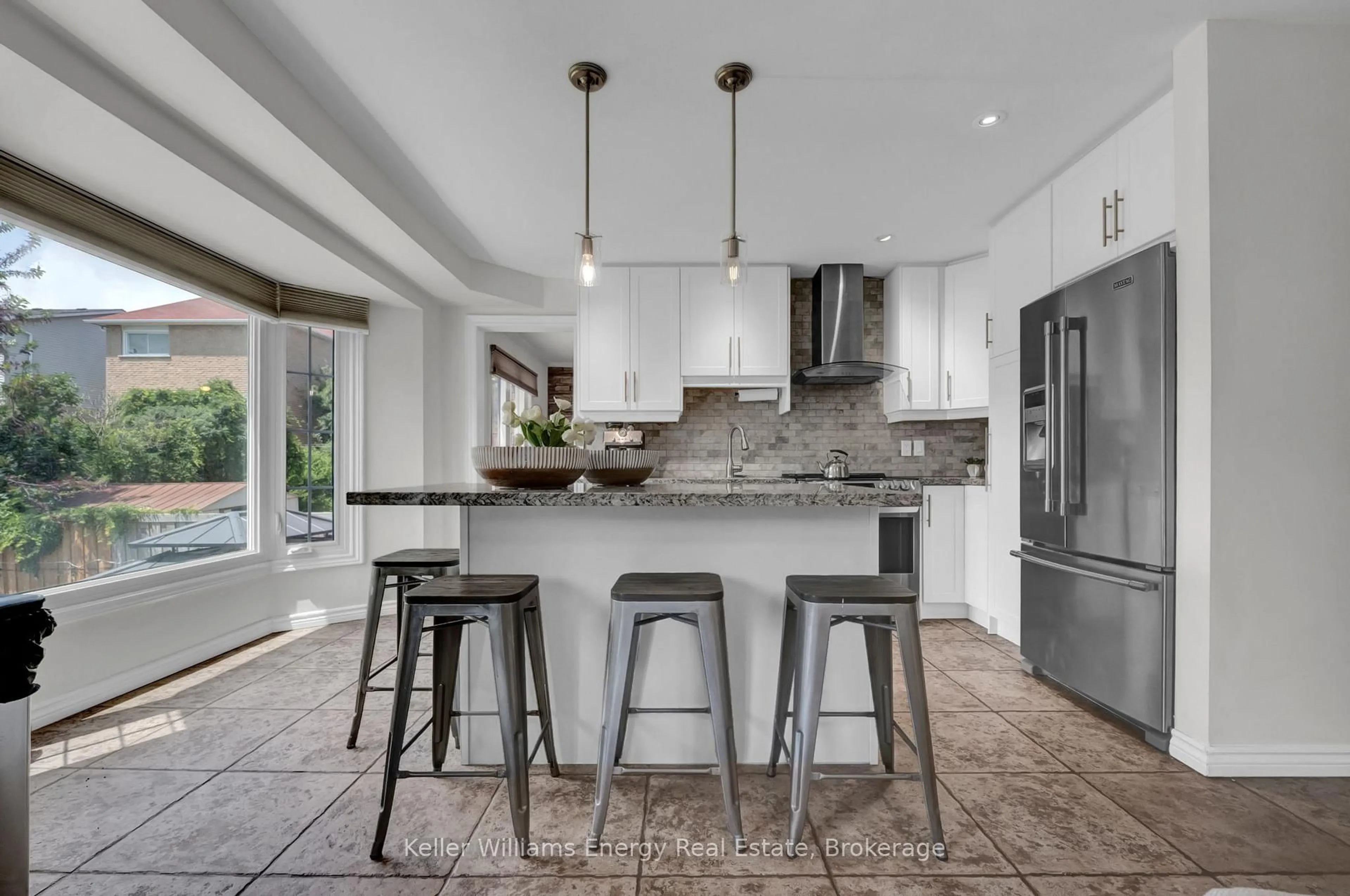 Contemporary kitchen, ceramic/tile floor for 25 Fieldview Cres, Whitby Ontario L1N 8B5