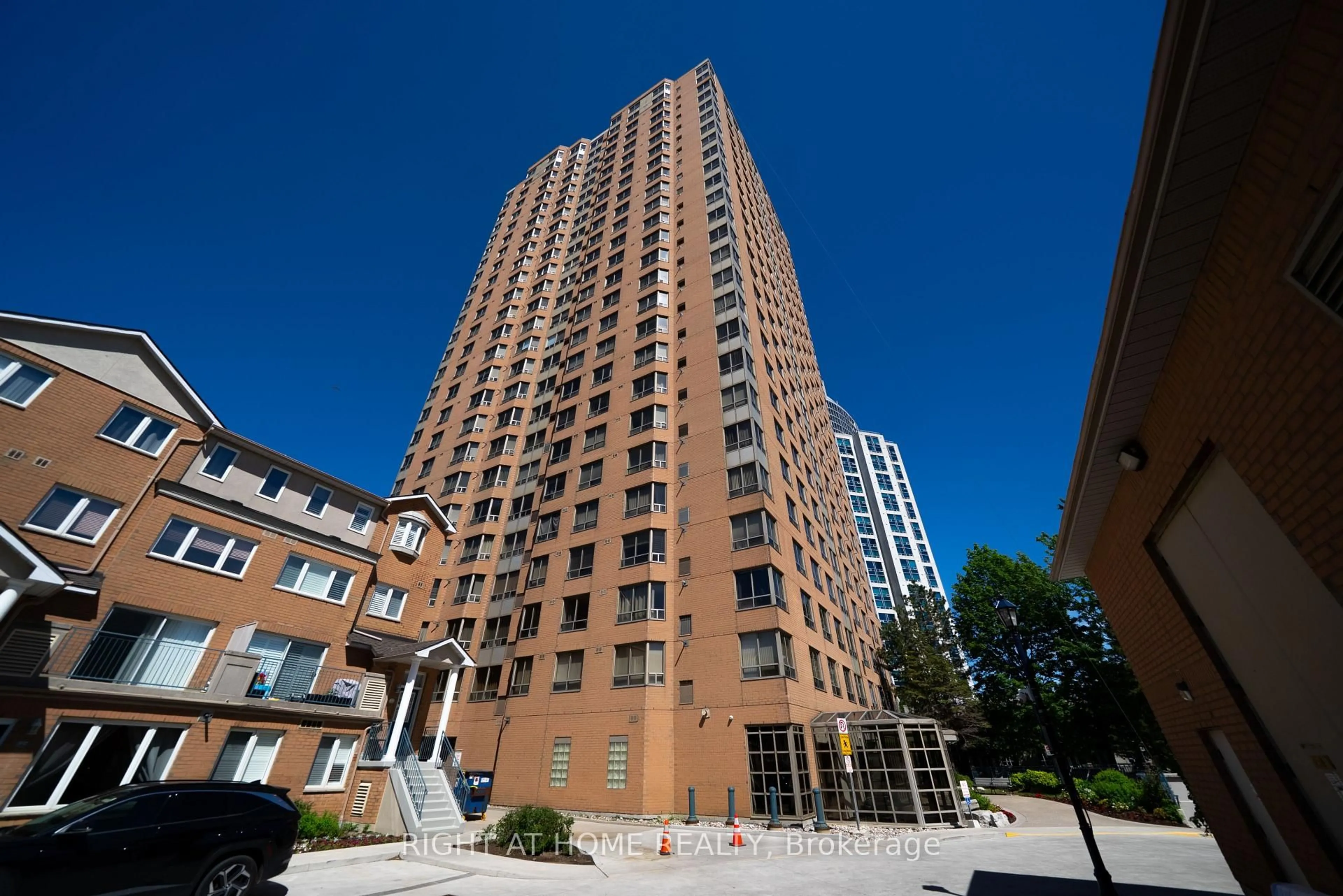 Unknown for 115 Omni Dr #709, Toronto Ontario M1P 5B4