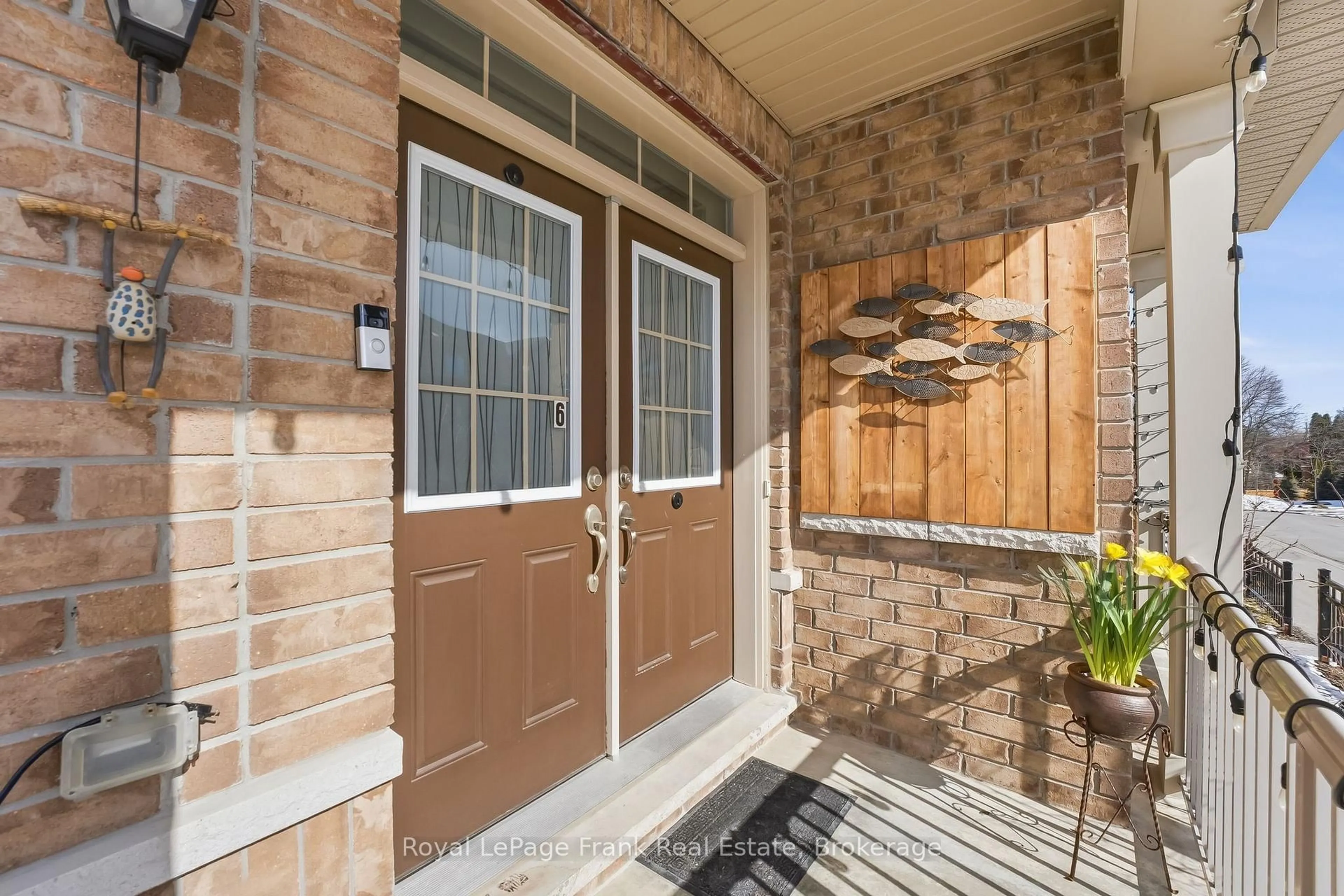 Indoor entryway for 6 Aldridge Lane, Clarington Ontario L1B 1G9