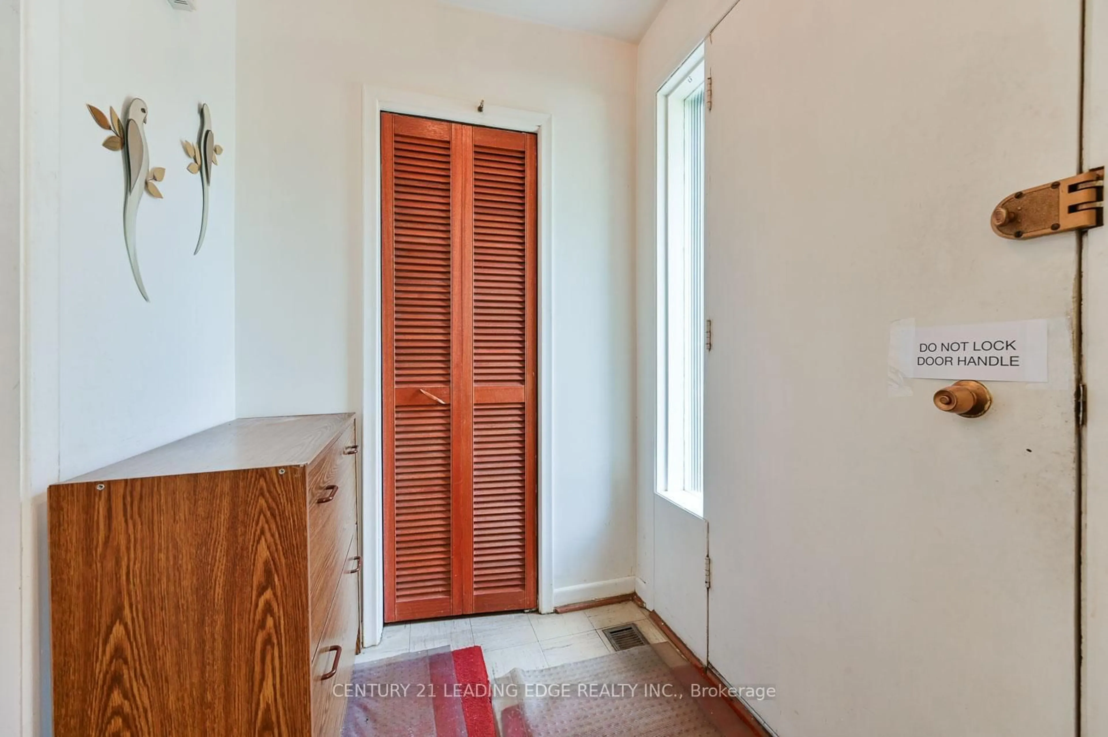 Indoor entryway for 53 Danzig St, Toronto Ontario M1E 2L3