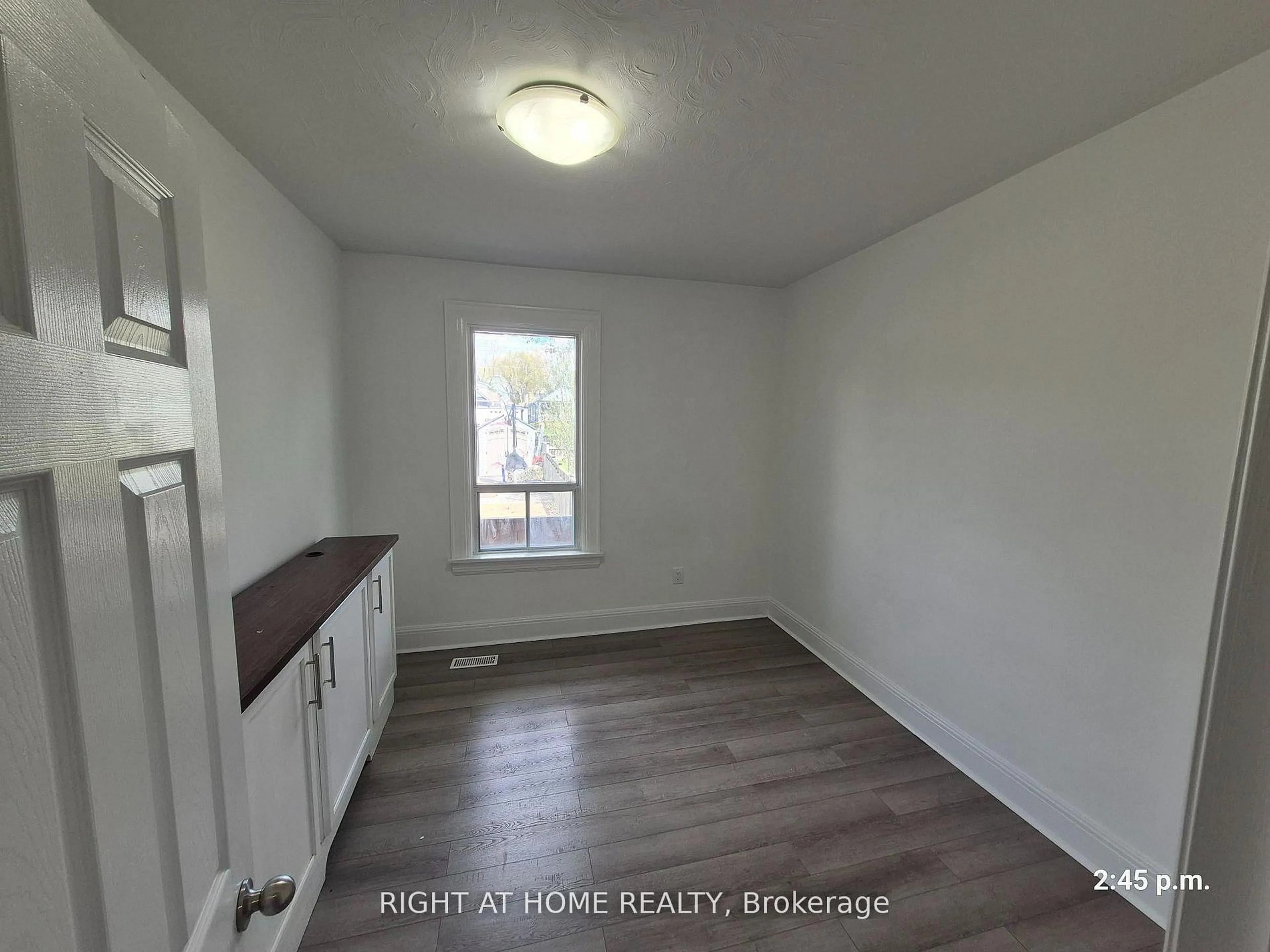 A pic of a room for 307 Eulalie Ave, Oshawa Ontario L1H 2B6