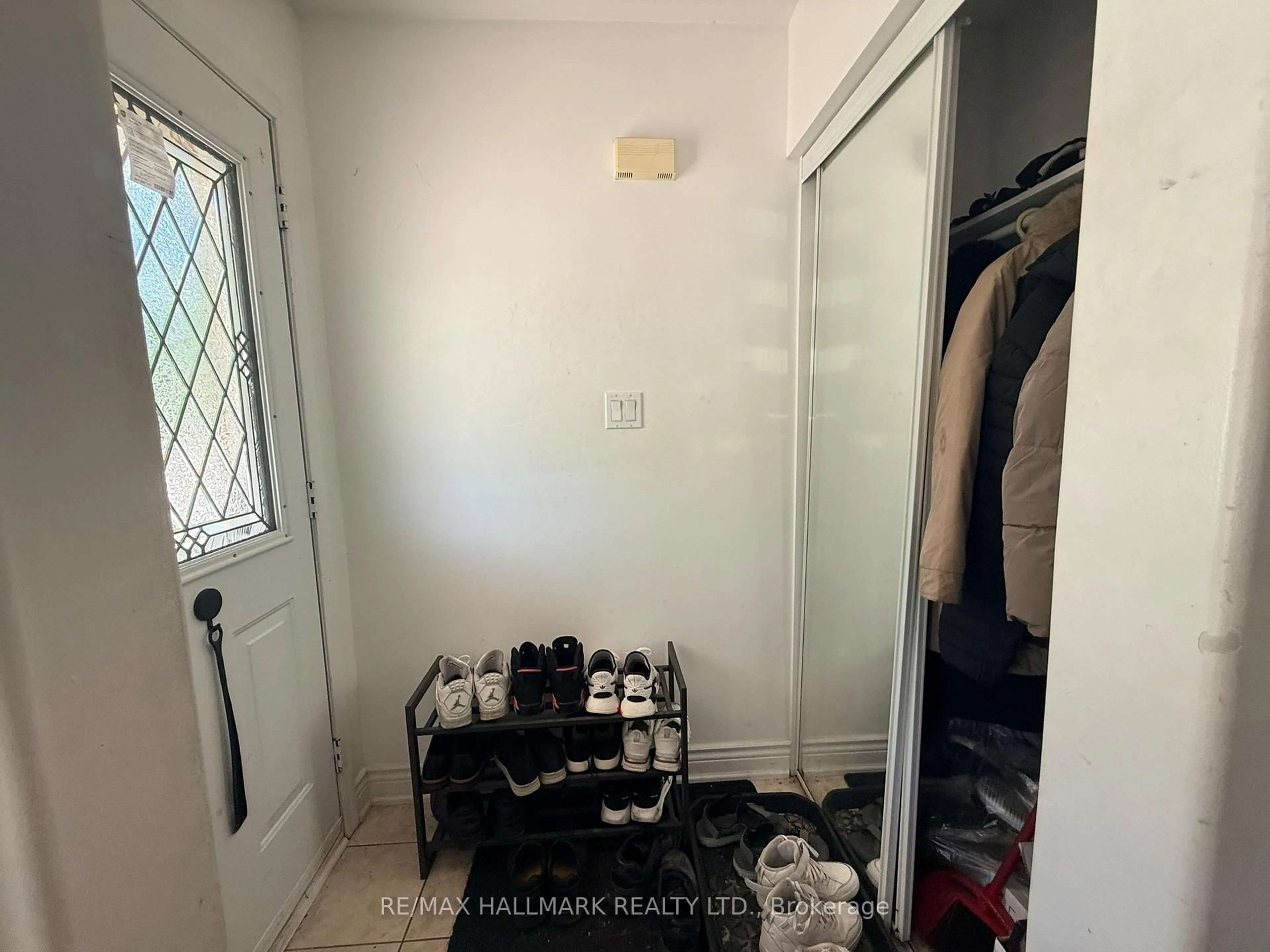 A pic of a room for 46 Hyacinth Cres, Toronto Ontario M1X 1W9