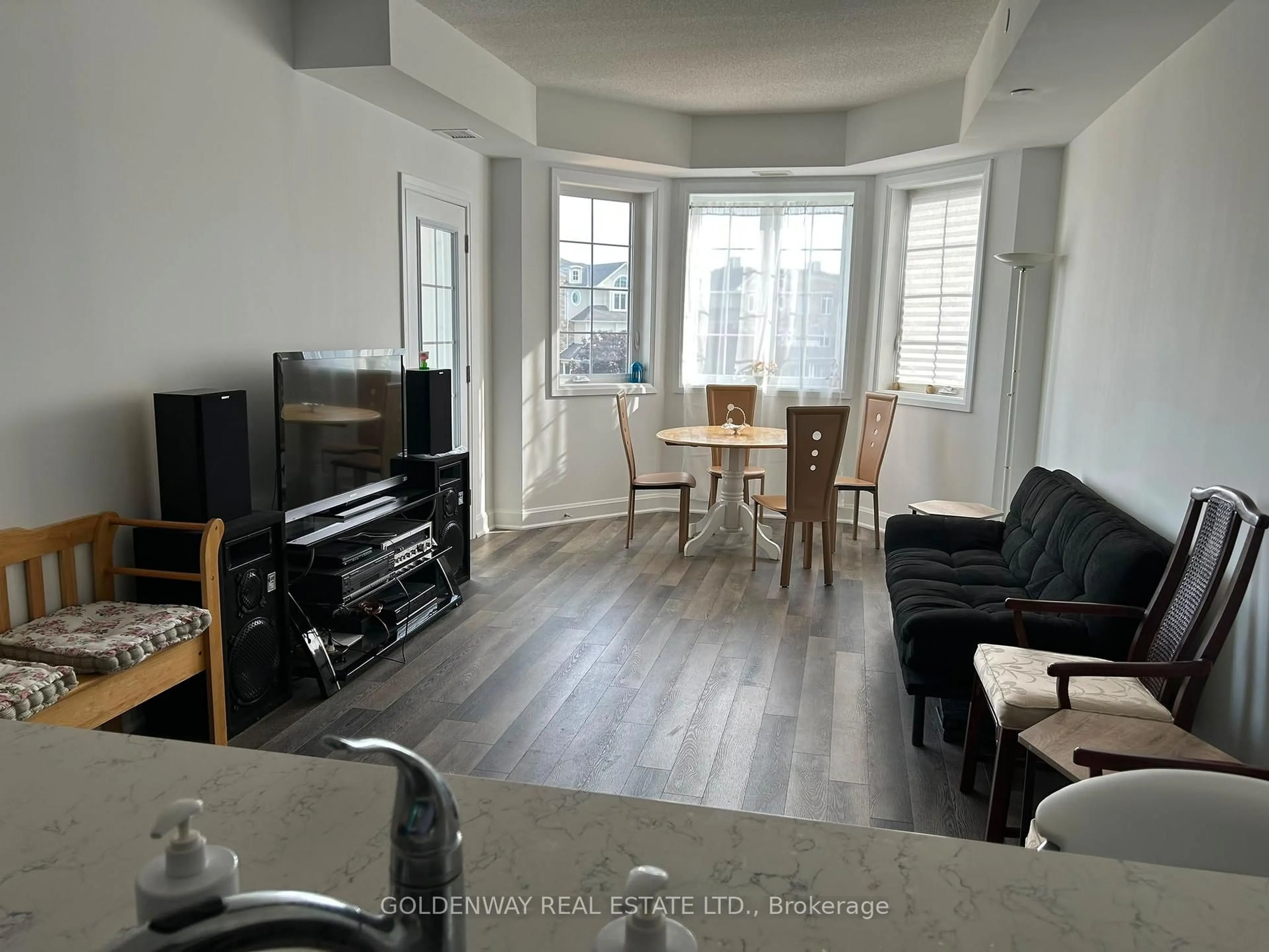 A pic of a room for 50 Lakebreeze Dr #307, Clarington Ontario L1B 0V9