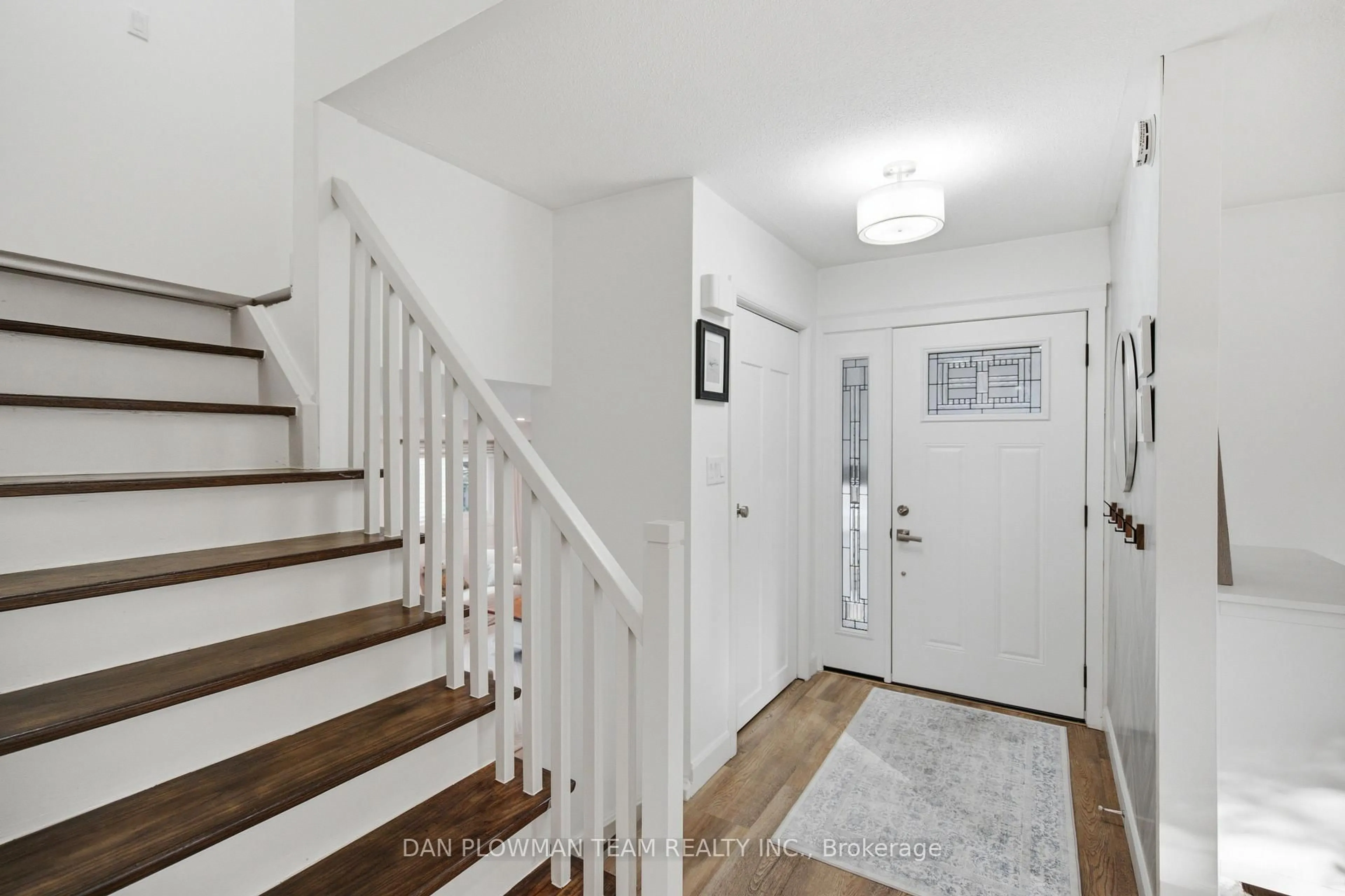 Indoor entryway for 13 Strike Ave, Clarington Ontario L1C 1K2